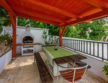 Ruim appartement aan zee in Crikvenica met zeezicht en tuin voor 9 personen - thumbnail 5