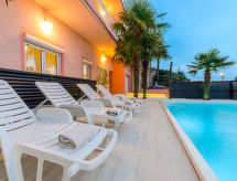 Strandvilla met privézwembad en jacuzzi op 400 meter van zee in Crikvenica - thumbnail 4