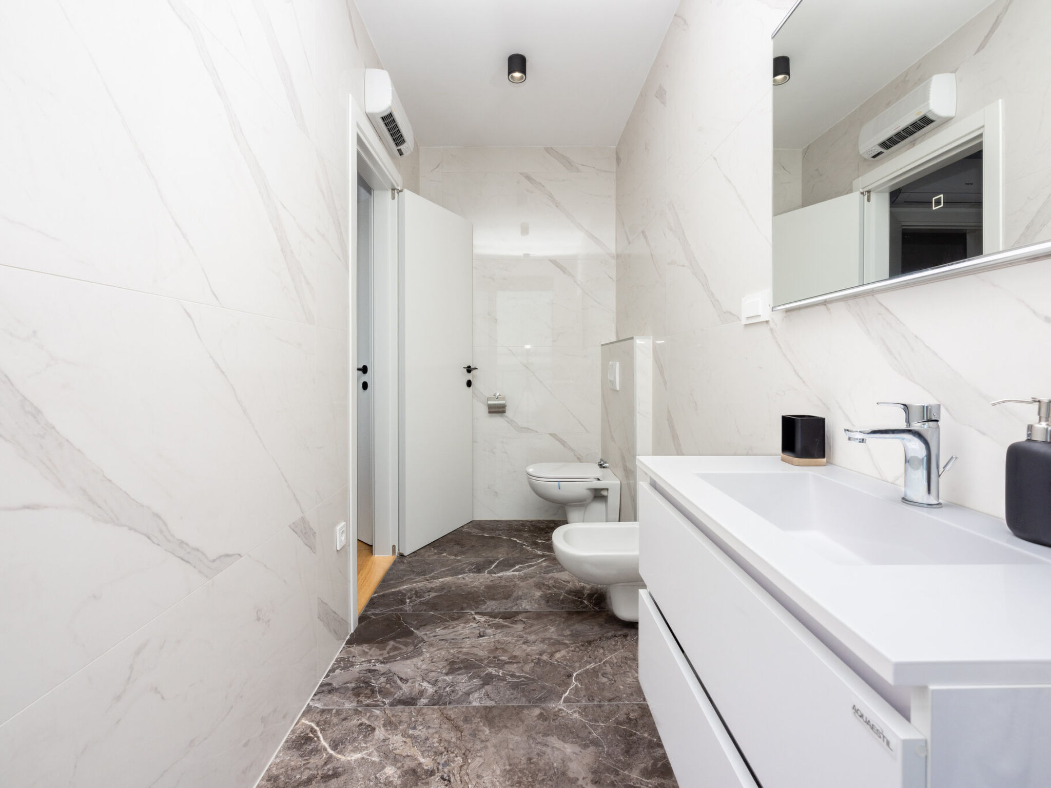Villa Murn / HR-11124-01 - Inside