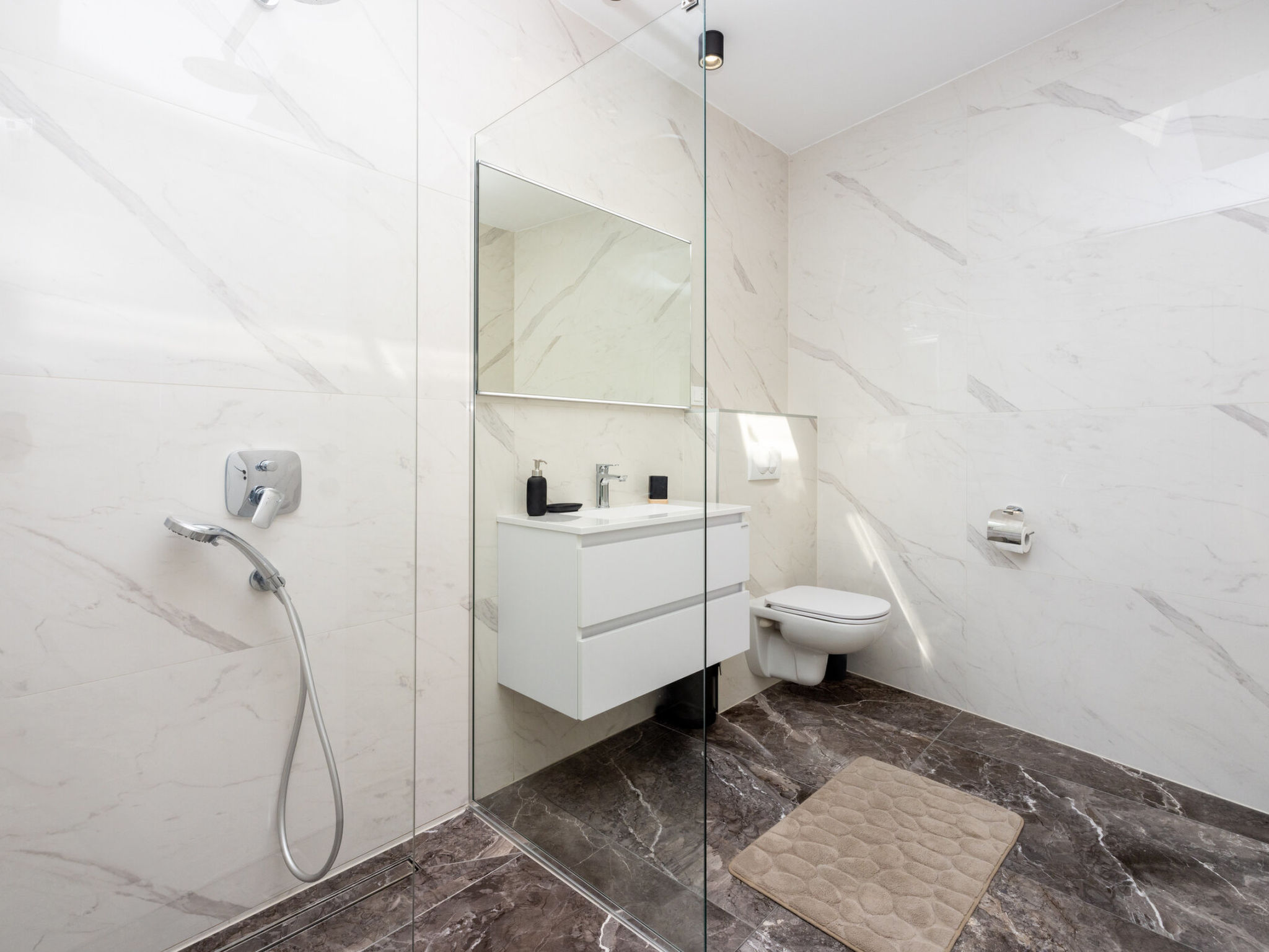 Villa Murn / HR-11124-01 - Inside