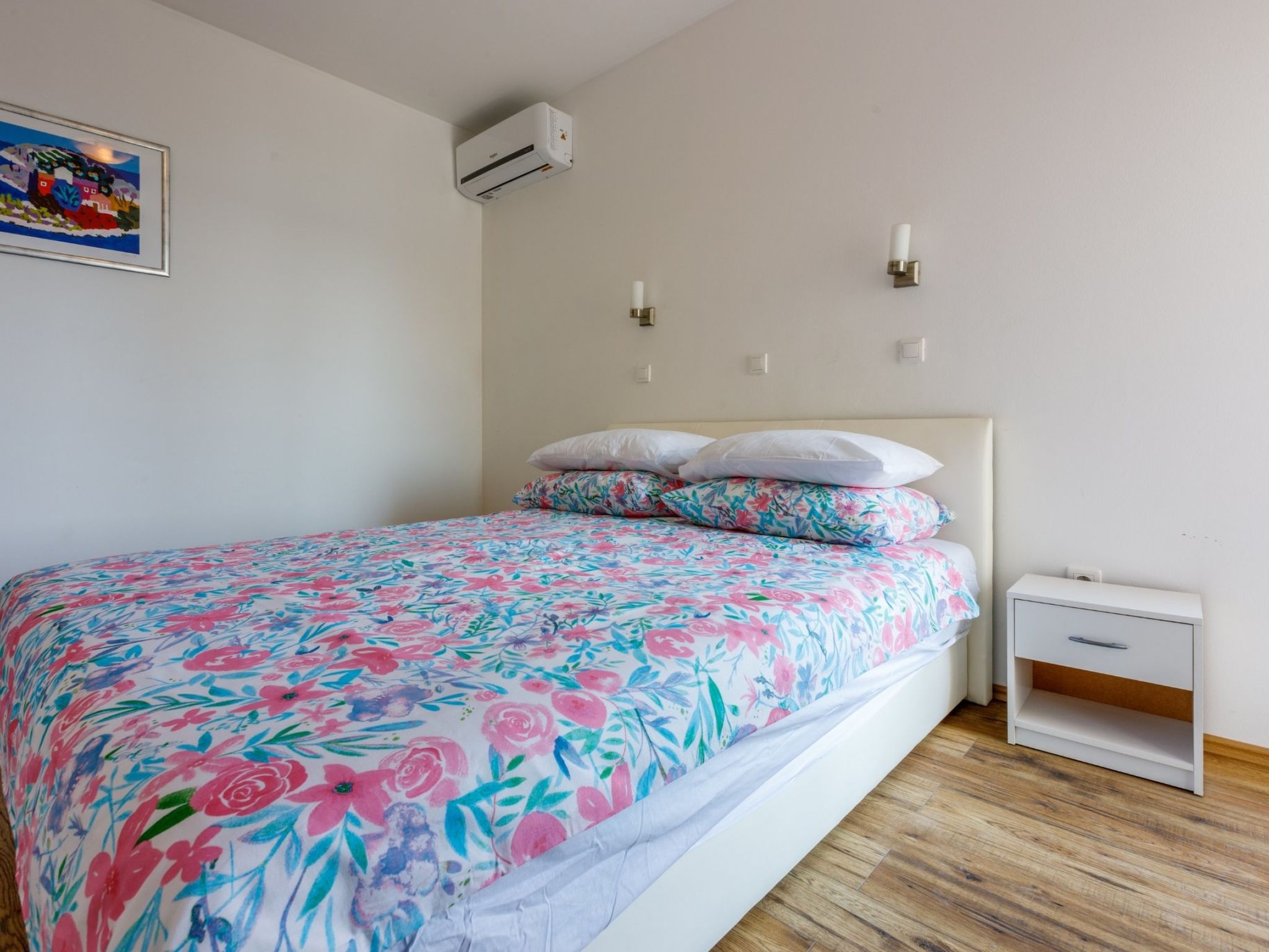 Photo of MELANIE 3 / HR-10472-02