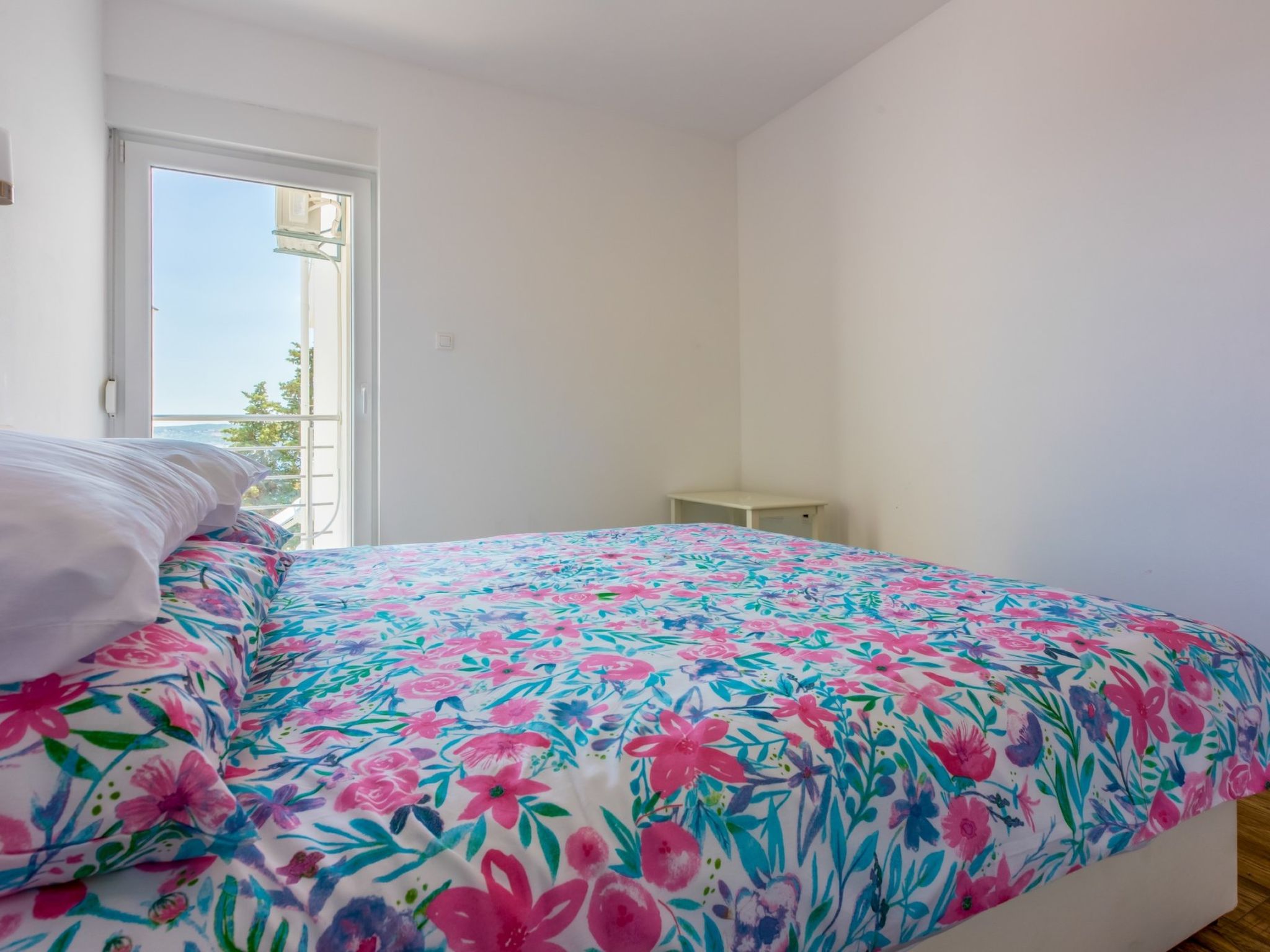 Photo of MELANIE 3 / HR-10472-02