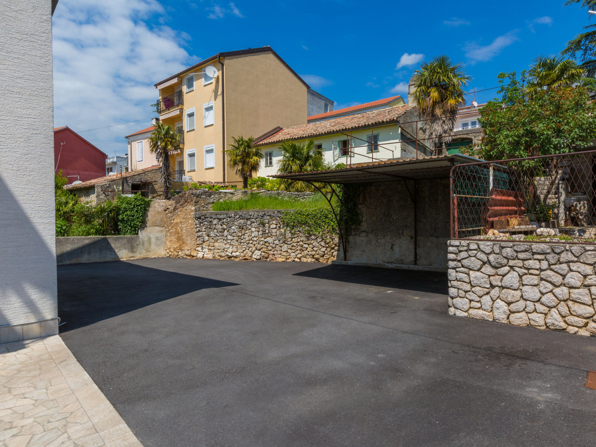 Photo of Marinella / HR-09840-01