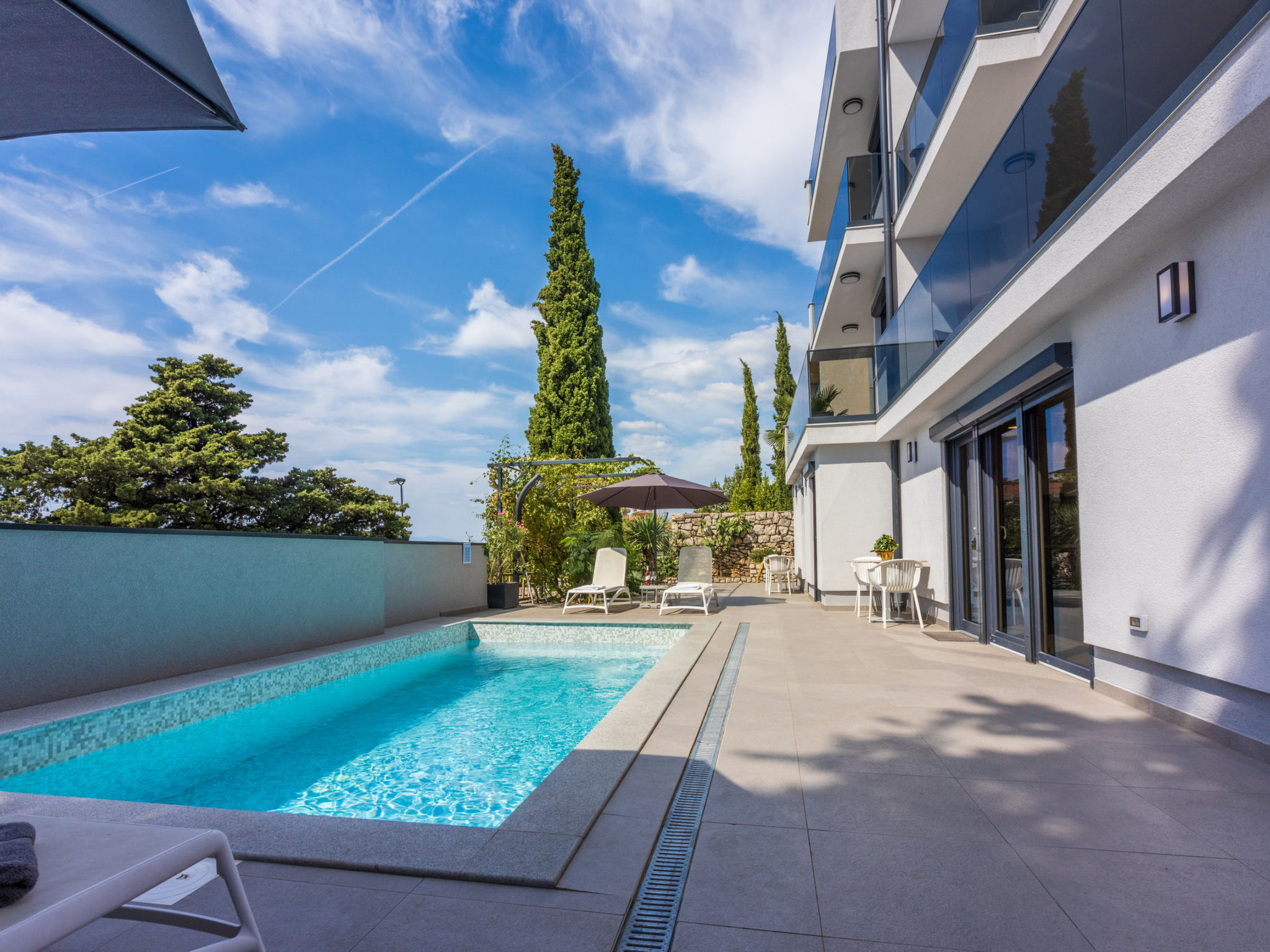 Photo of Holiday Oasis 6 / HR-10679-06