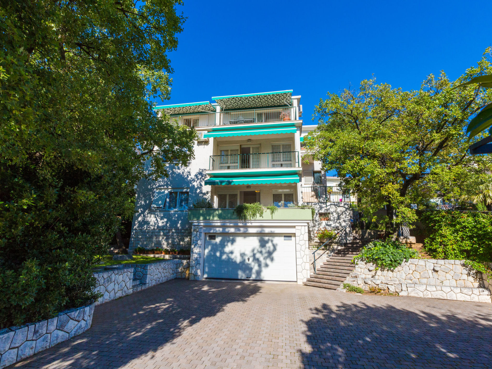 Photo of TARA / HR-07151-01