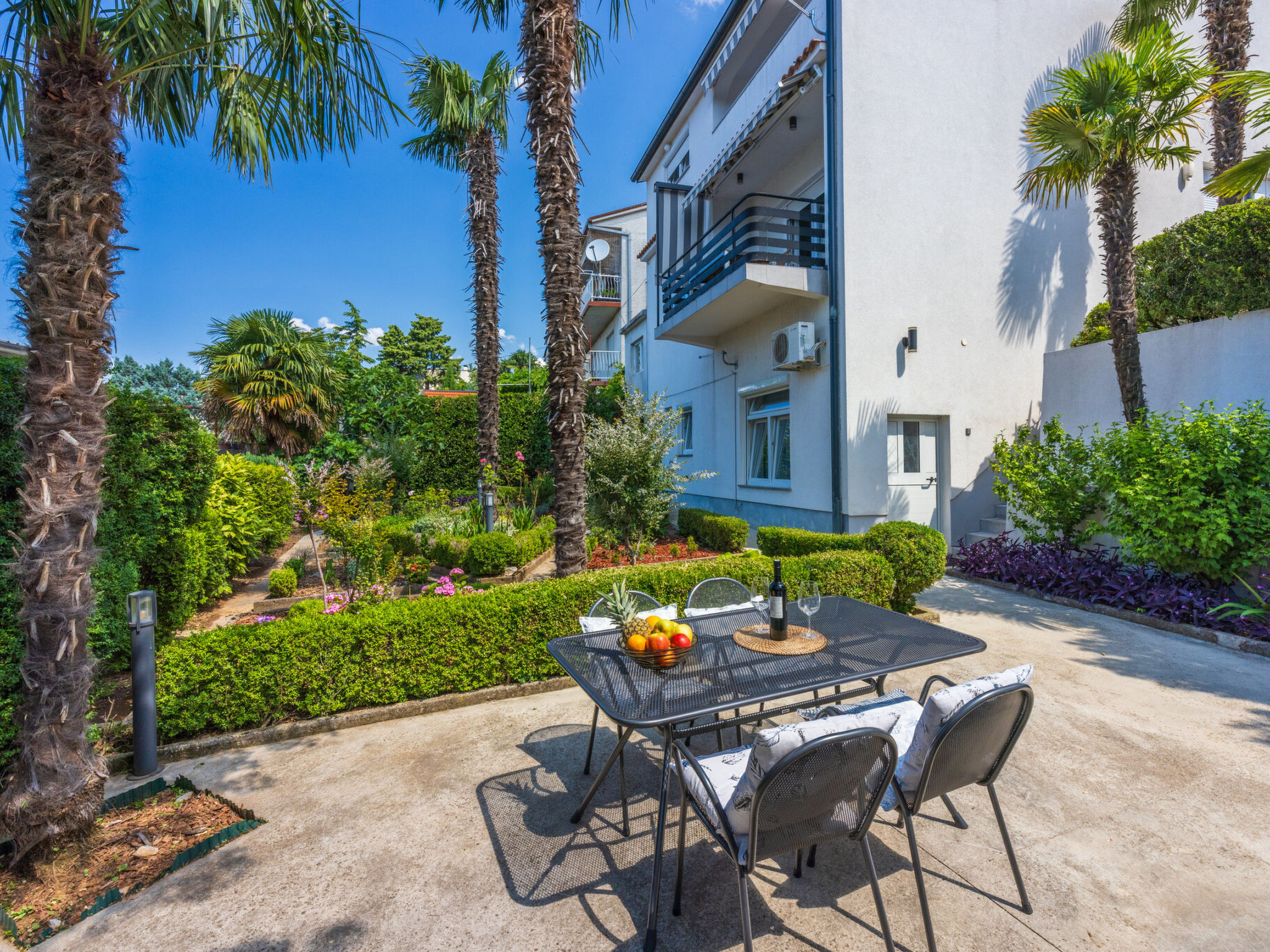 Photo of Garden View / HR-11136-01