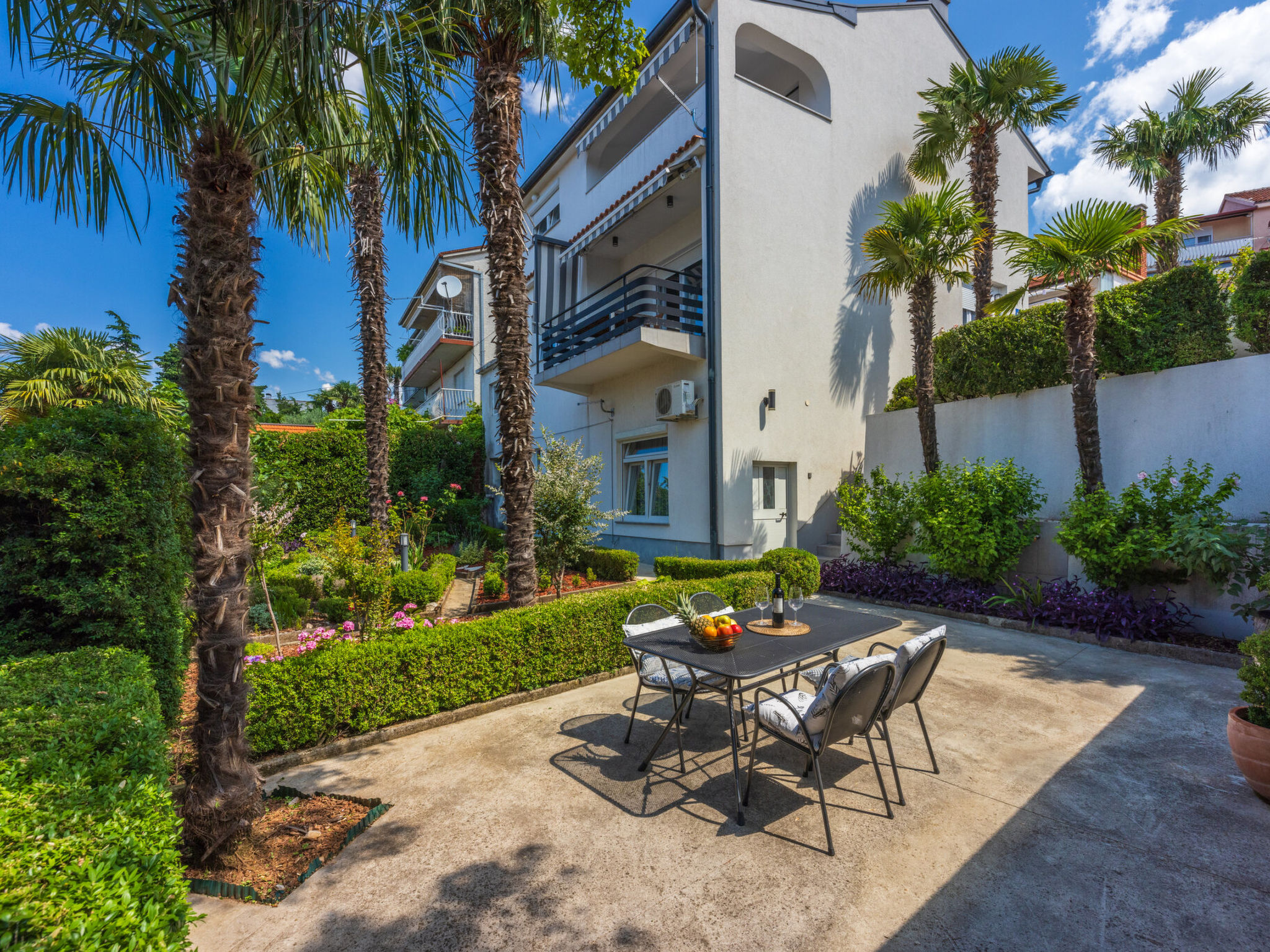 Photo of Garden View / HR-11136-01