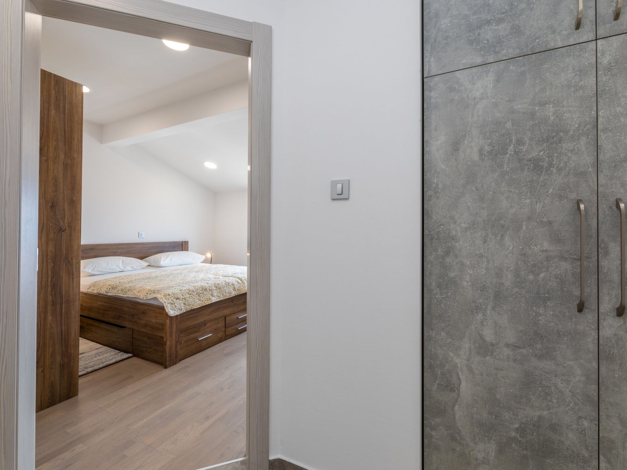 Photo of The View / HR-10479-01