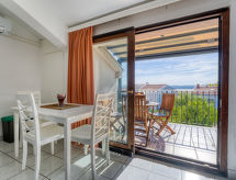 Damir: Modern appartement aan zee met tuin en BBQ in Crikvenica - thumbnail 2