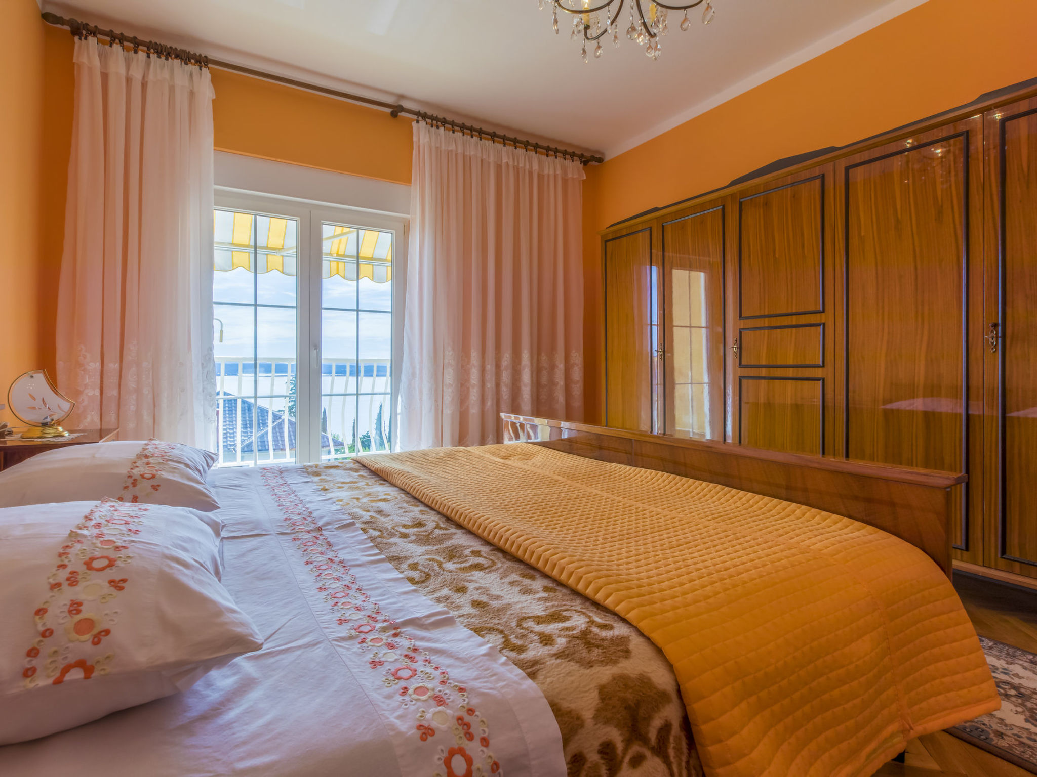 Photo of Erna / HR-10400-01