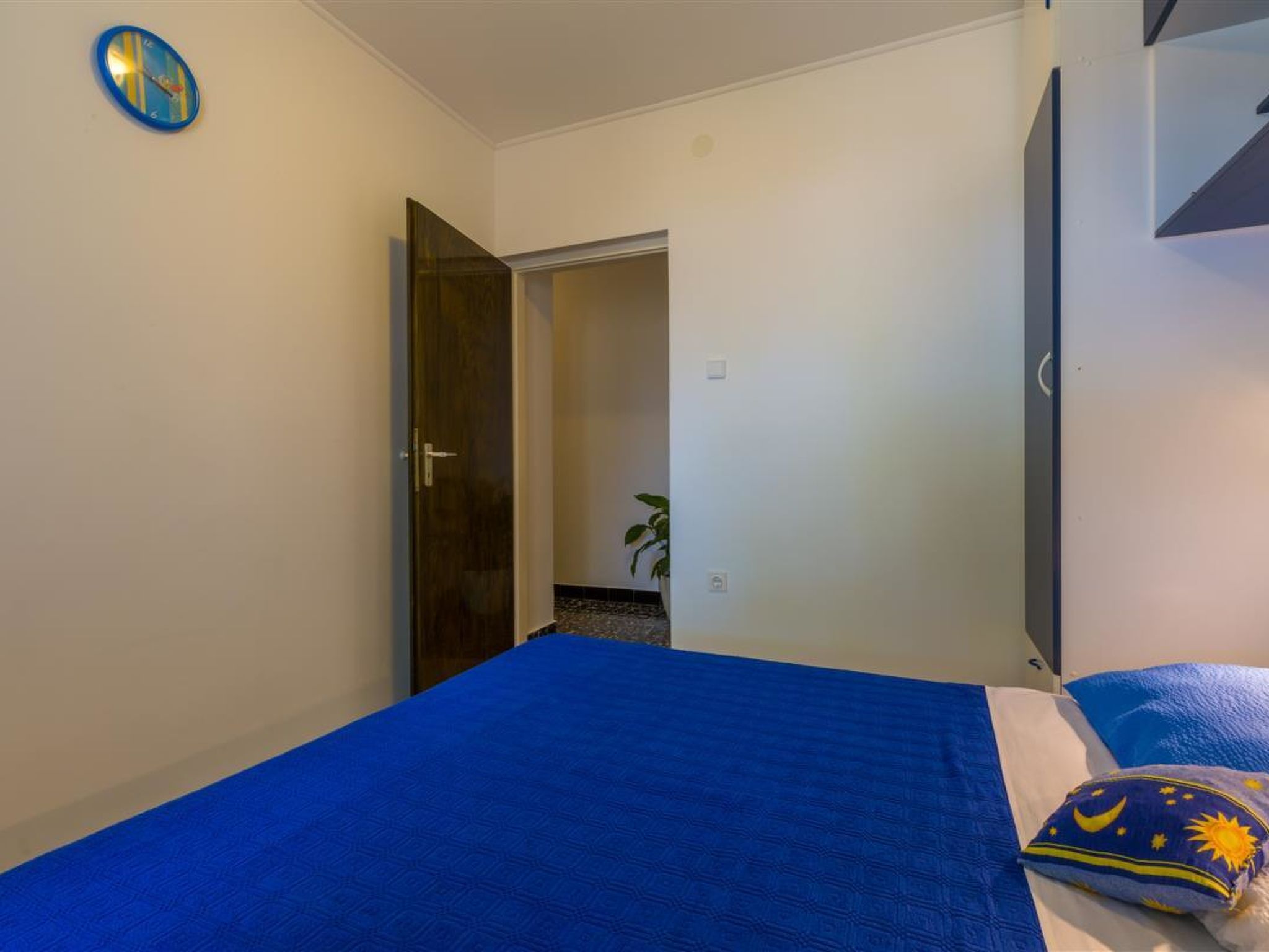 Photo of LOVRO / HR-05524-01