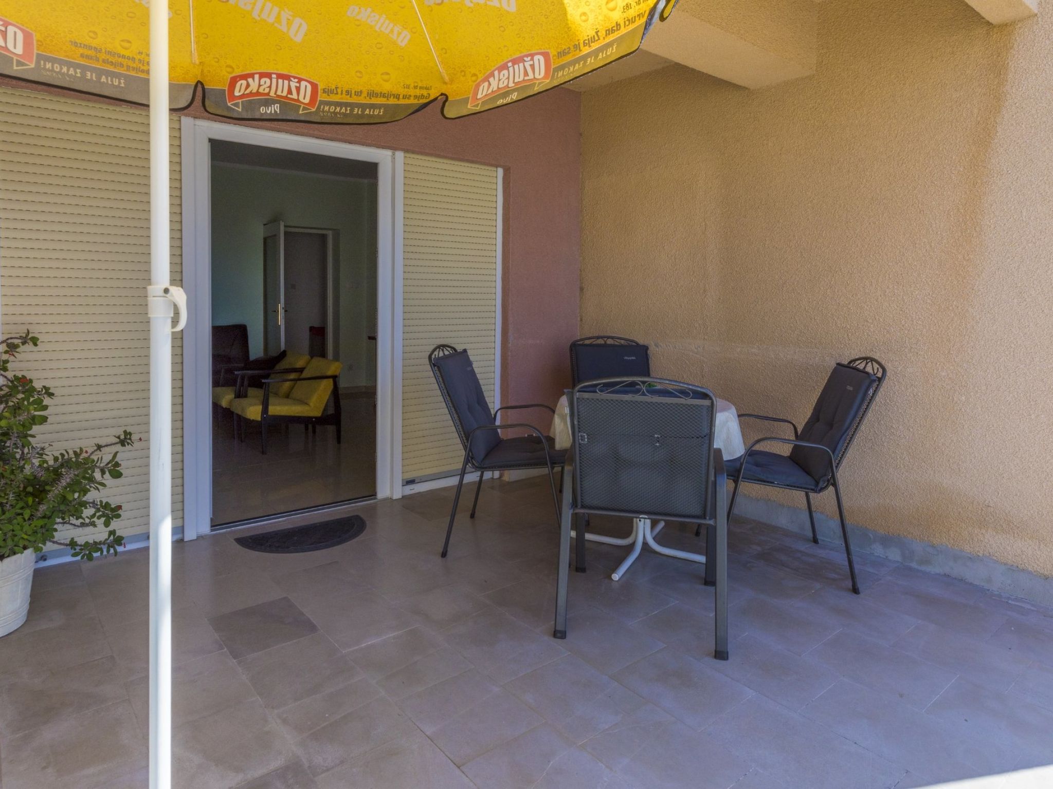 VESNA / HR-08535-01 - Inside