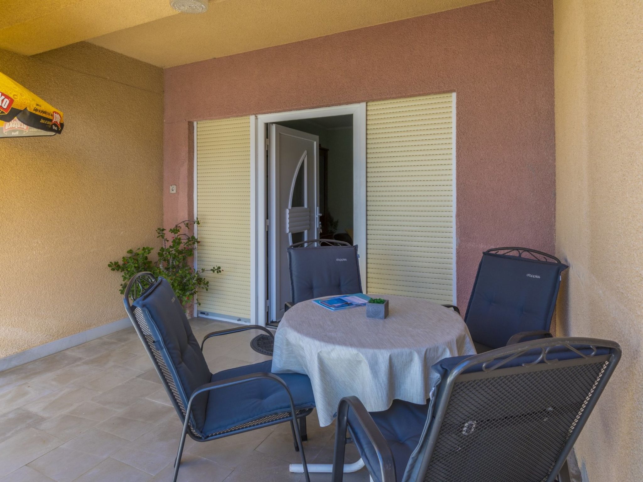 VESNA / HR-08535-01 - Outside