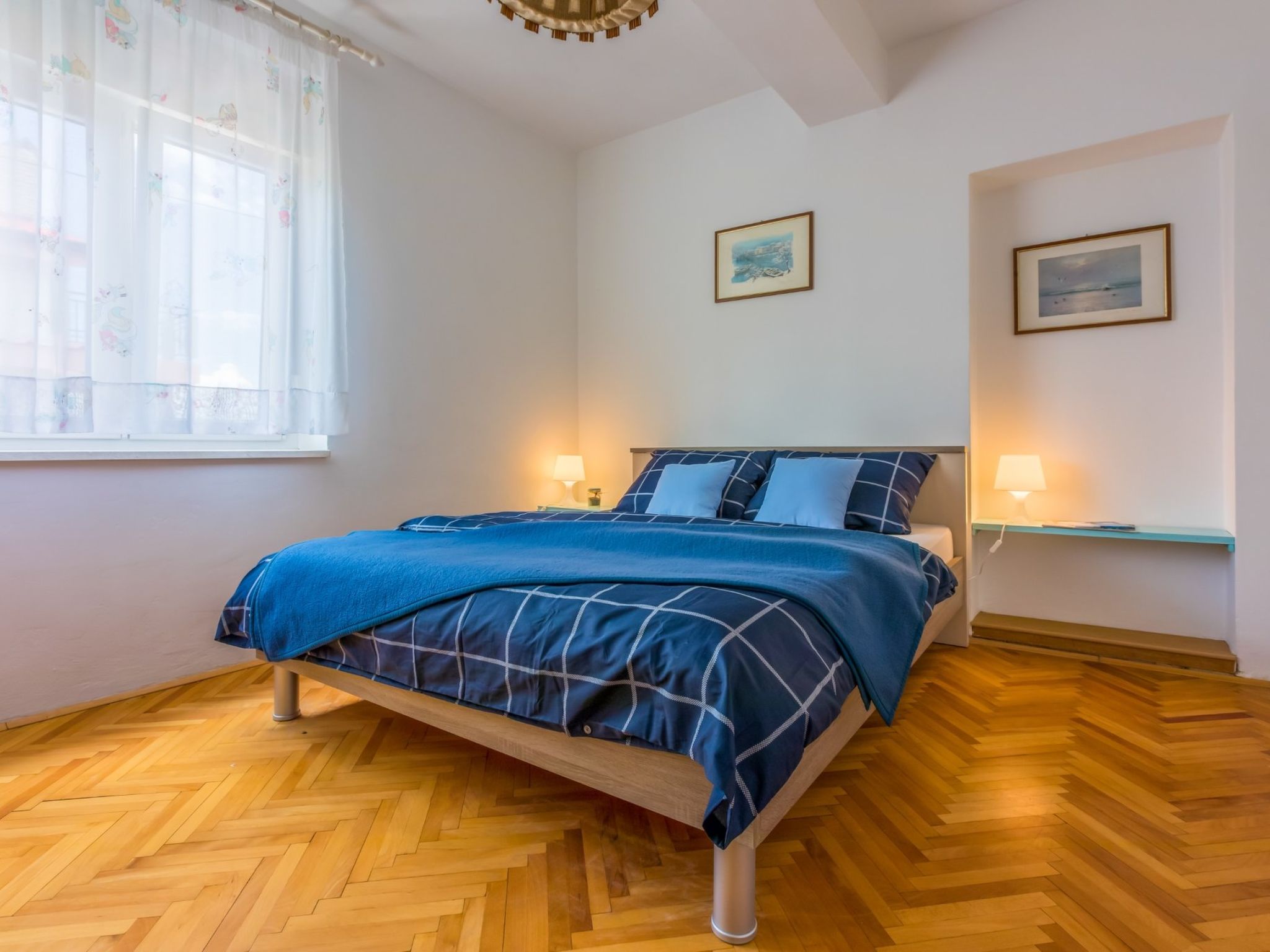 VESNA / HR-08535-01 - Inside