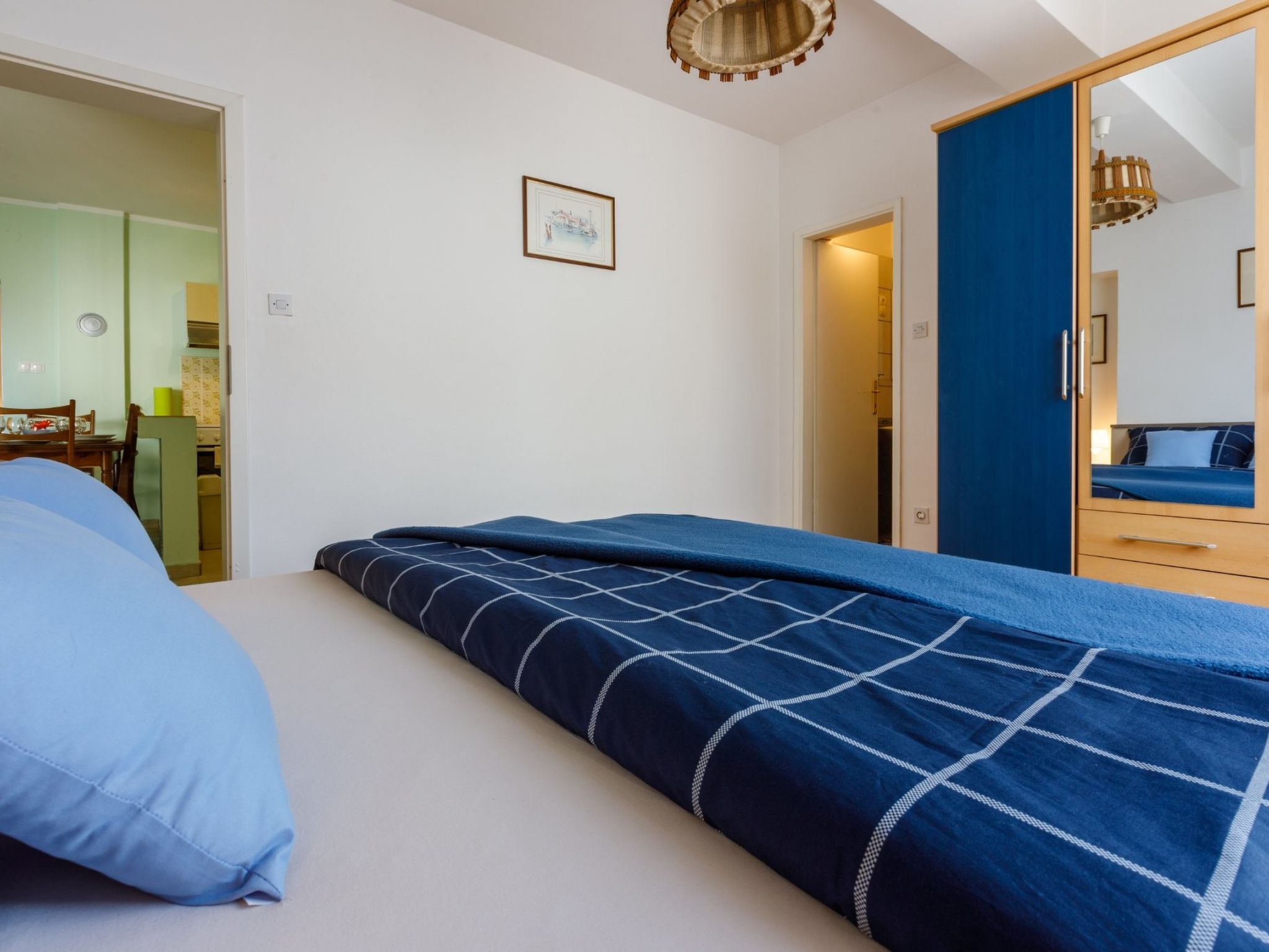 VESNA / HR-08535-01 - Inside