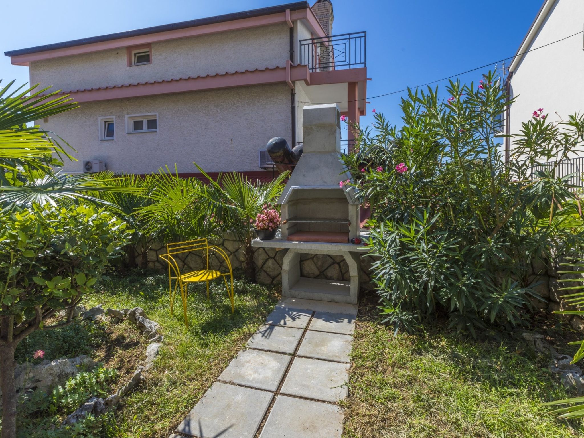 VESNA / HR-08535-01 - Outside