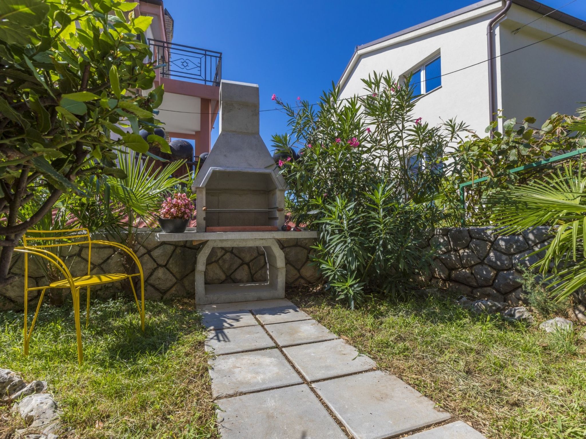 VESNA / HR-08535-01 - Outside