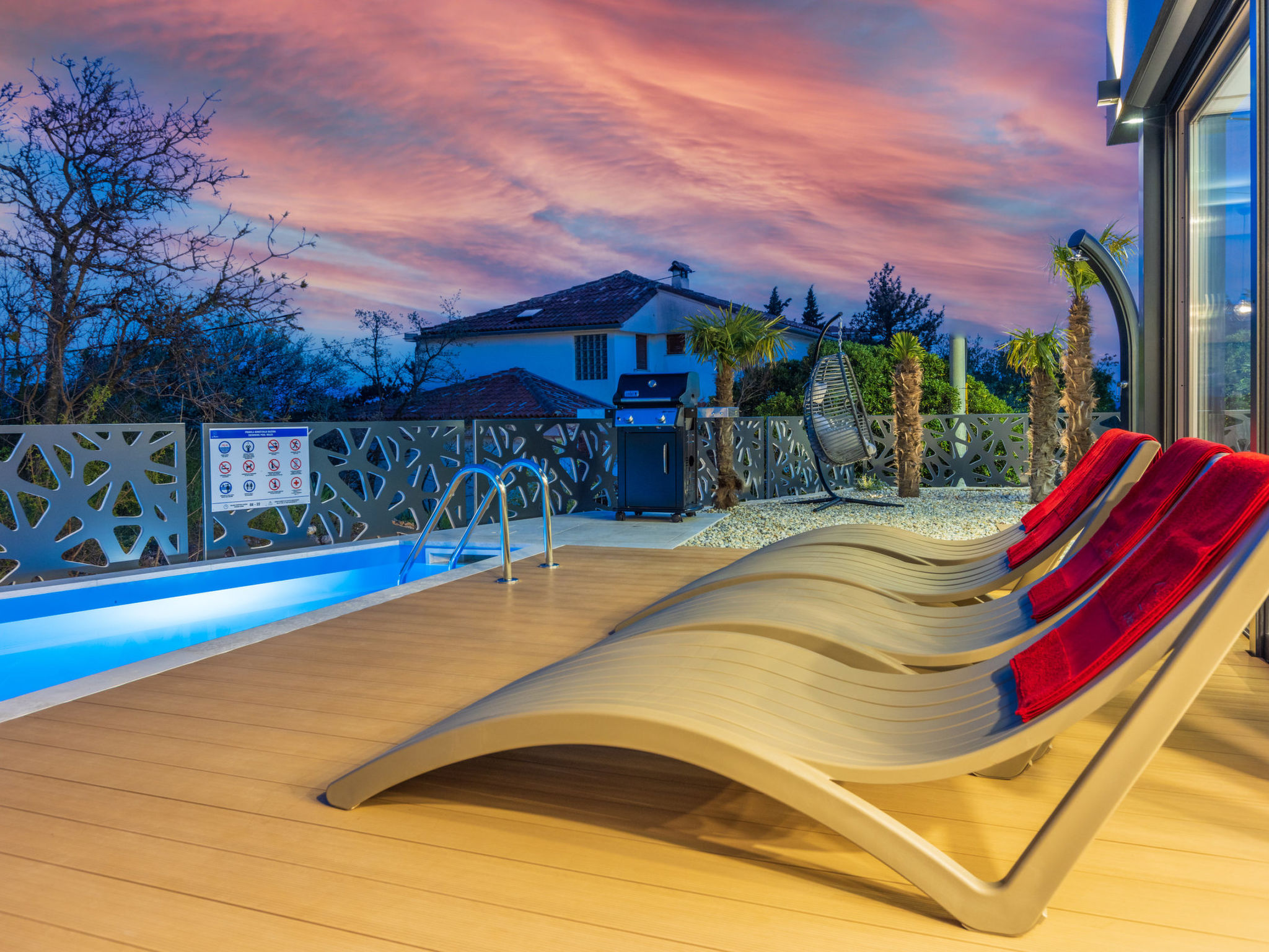 Photo of Amoris 8 / HR-10892-01