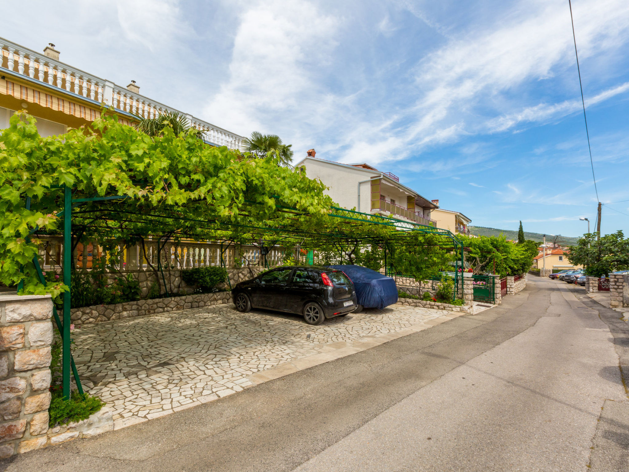 Photo of DRAGIZA 2 / HR-02300-02