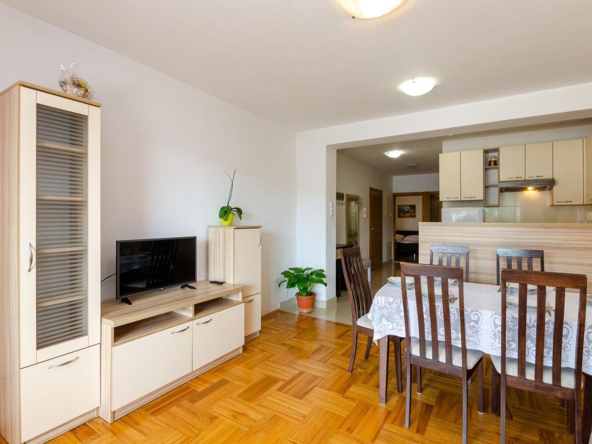 Photo of LAURA 1 / HR-05492-01