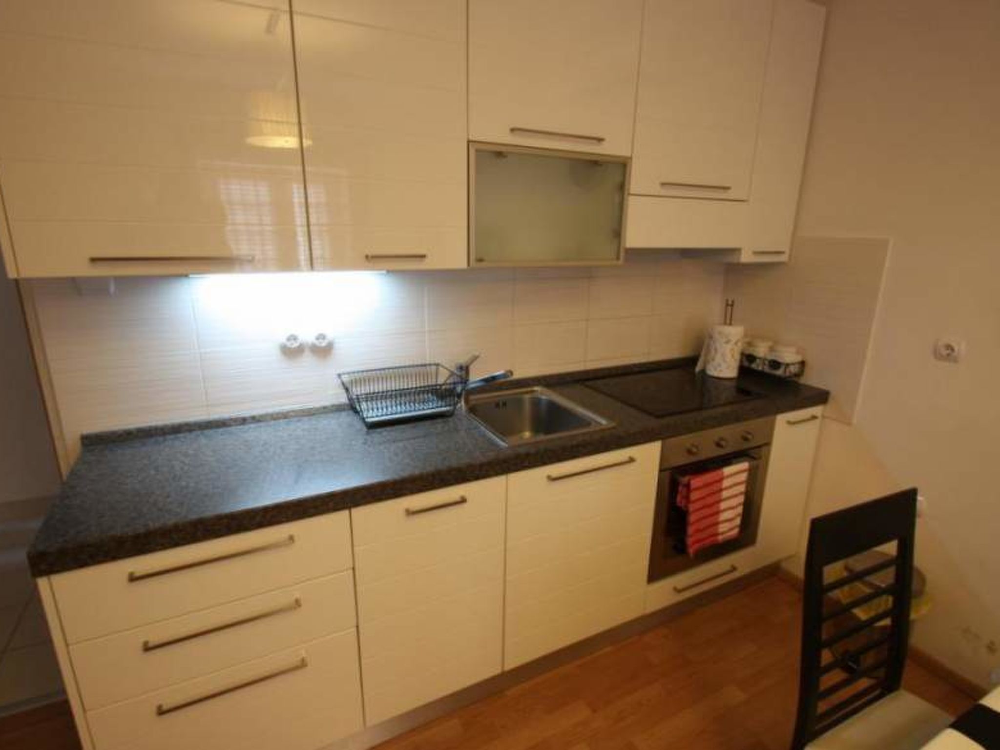 Photo of TOMASOVIC / HR-07162-01