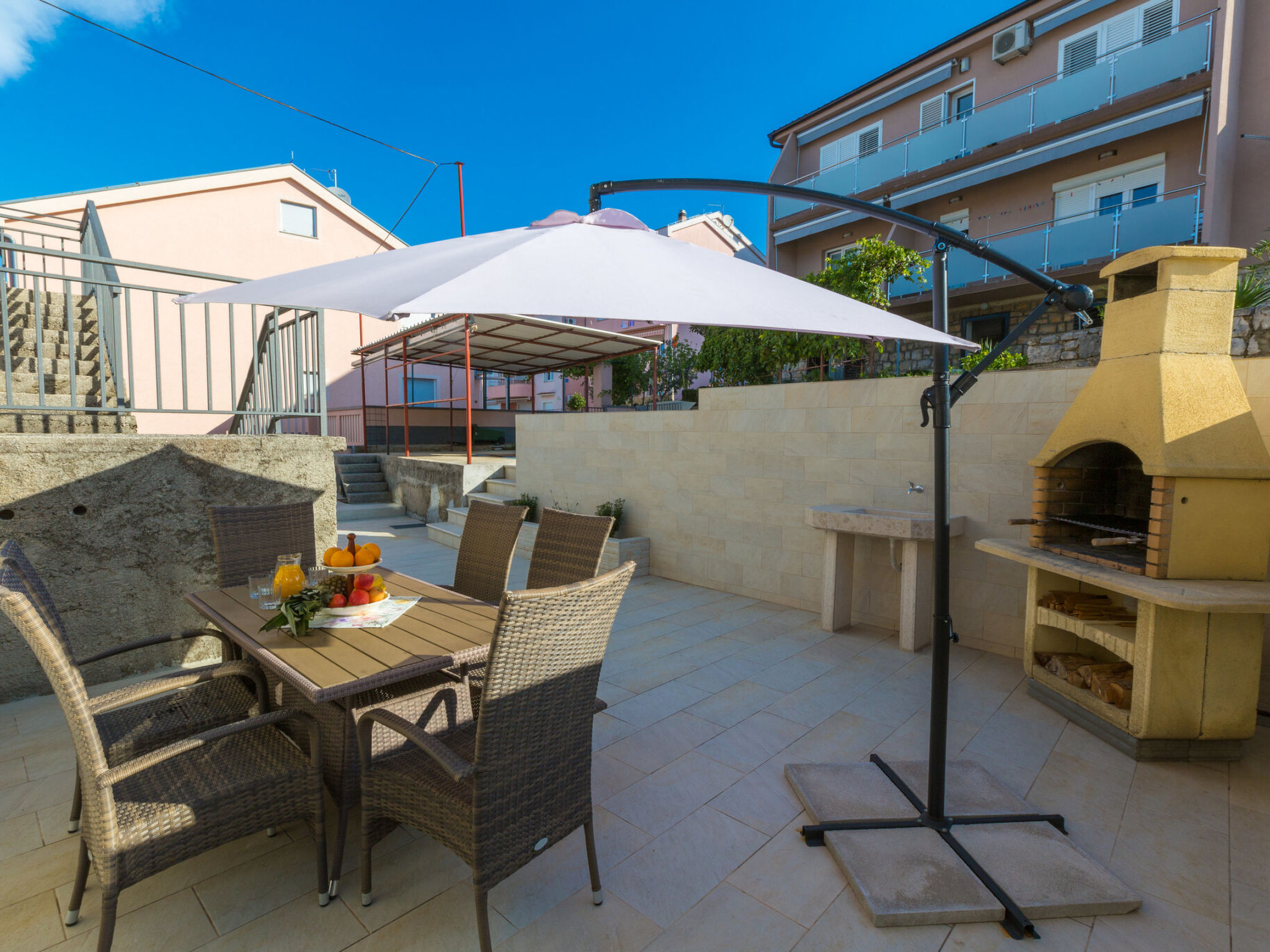 Photo of TONKA ROBERTA / HR-08678-01