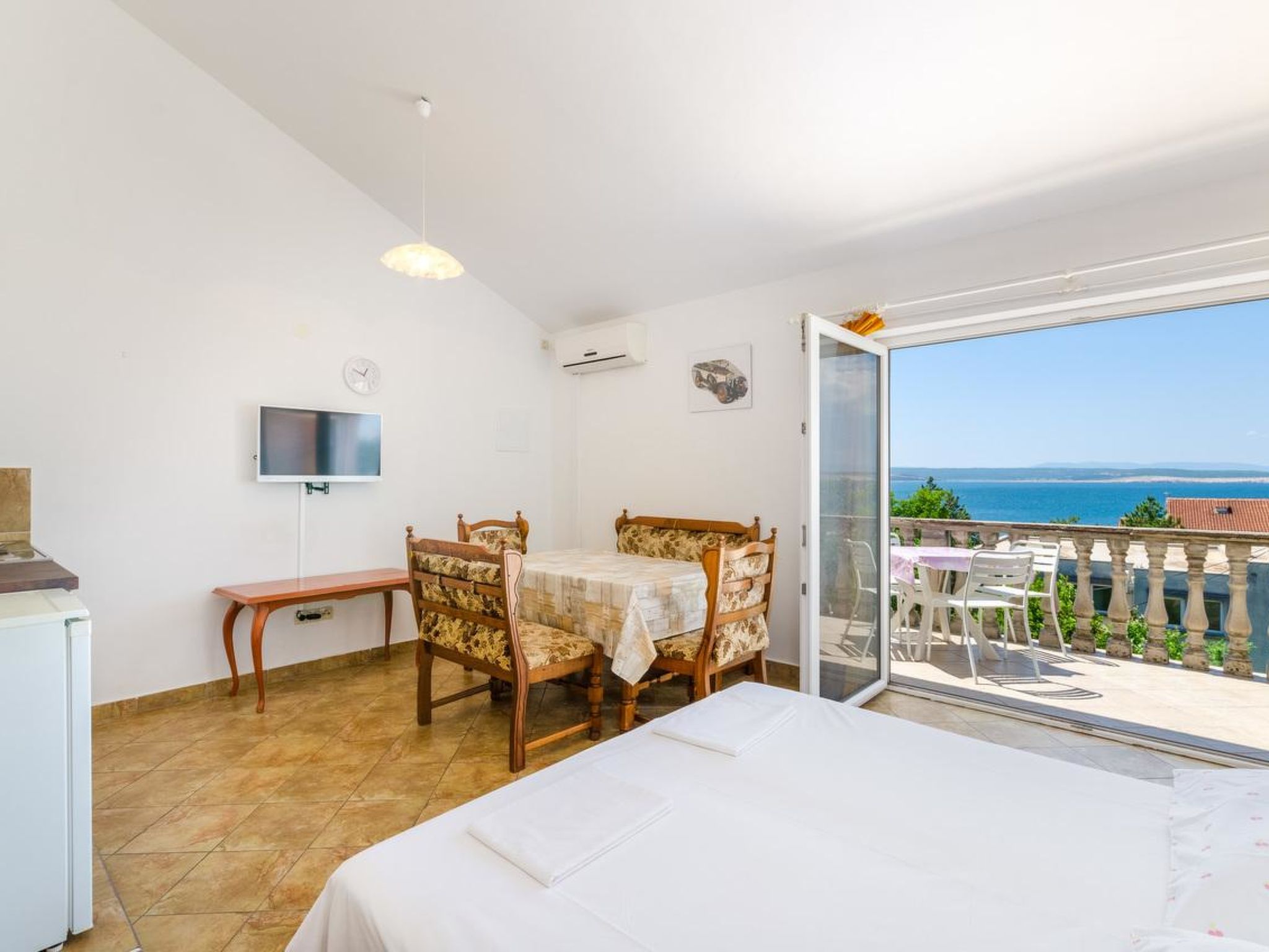 Photo of LANA 4 / HR-02384-04