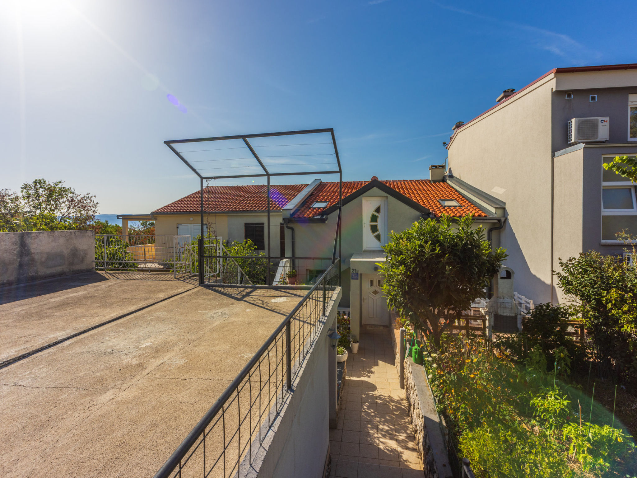 Photo of PCELICA MAJA / HR-09980-01