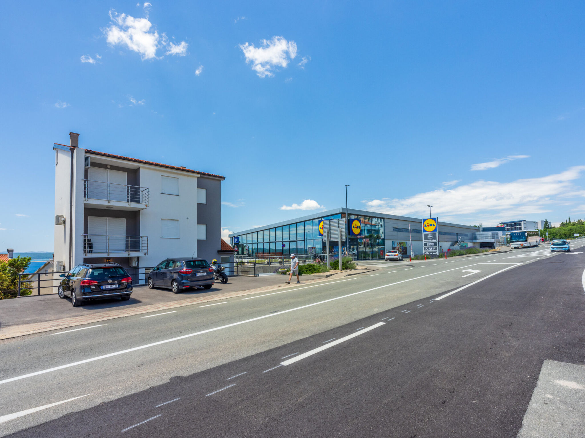 Photo of Valmor / HR-10669-01