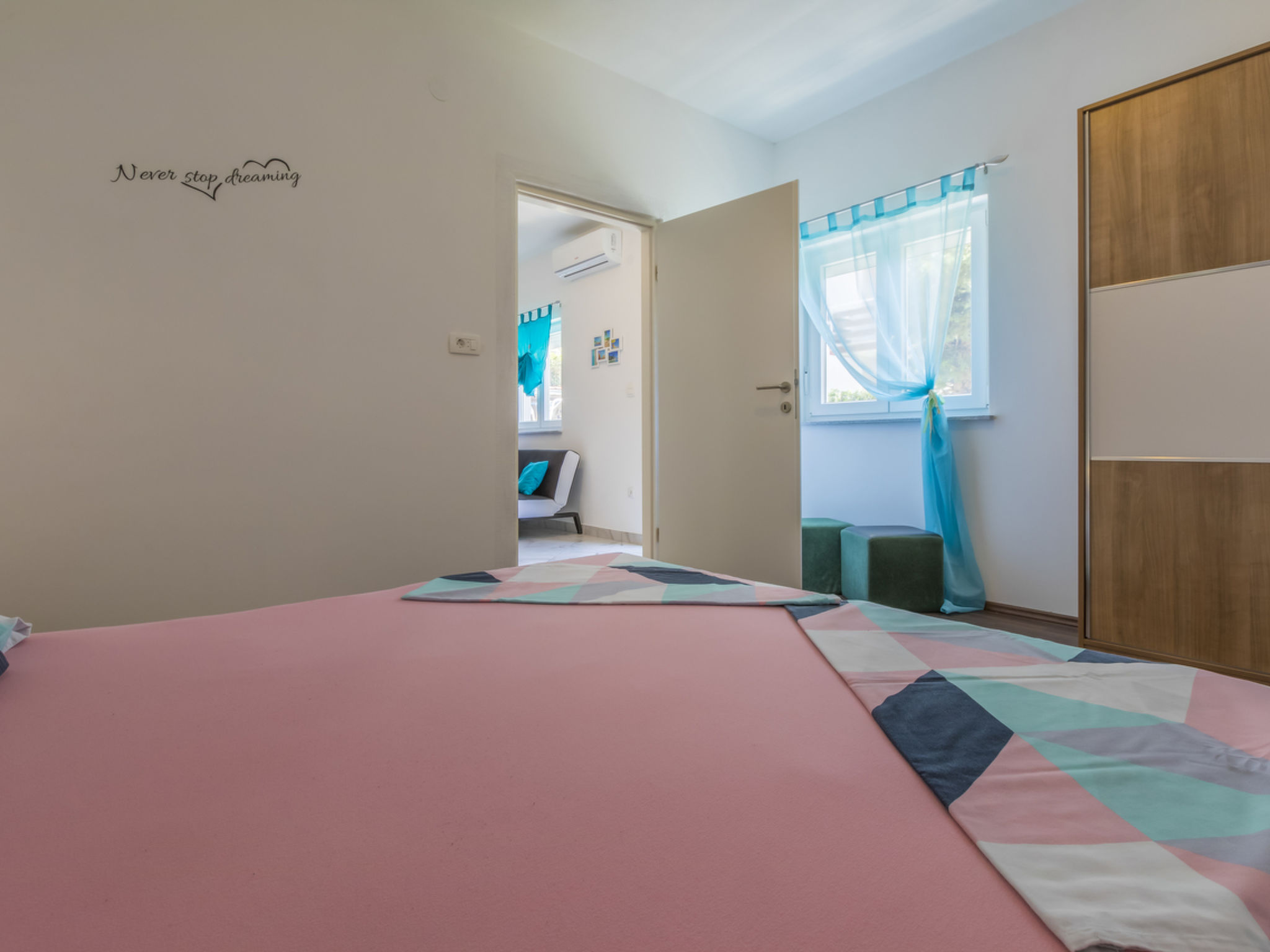 LUKA plavi 2 / HR-10238-02 - Inside