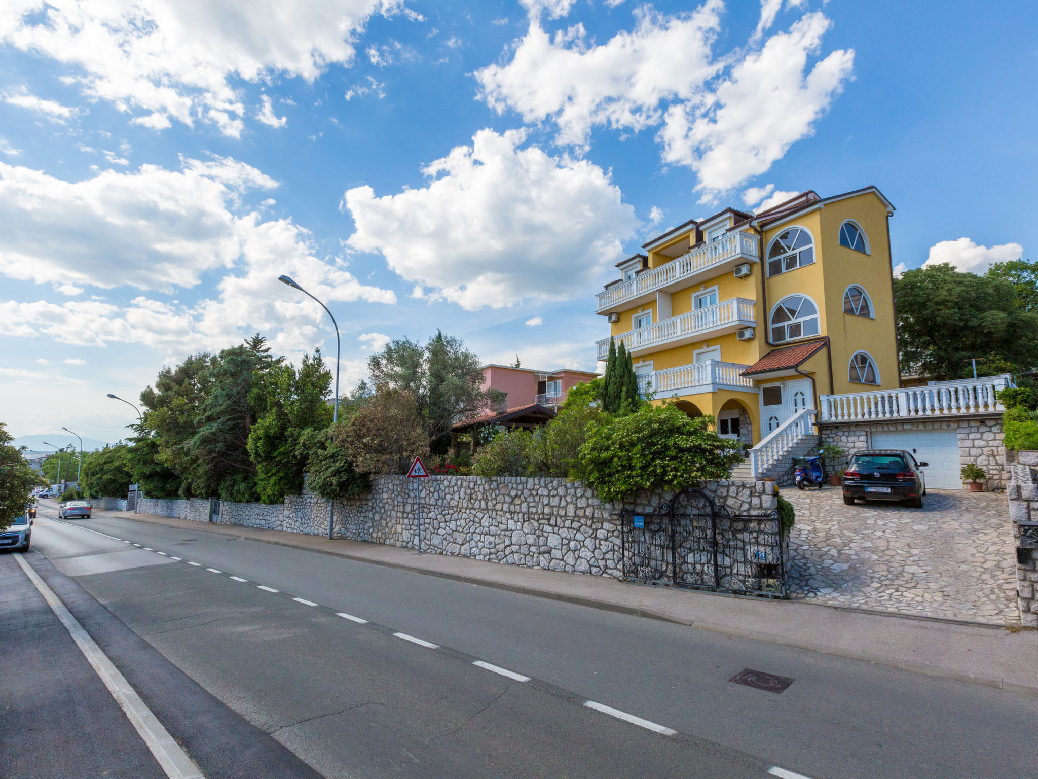 AKELAVA 2 / HR-05548-02 - Outside