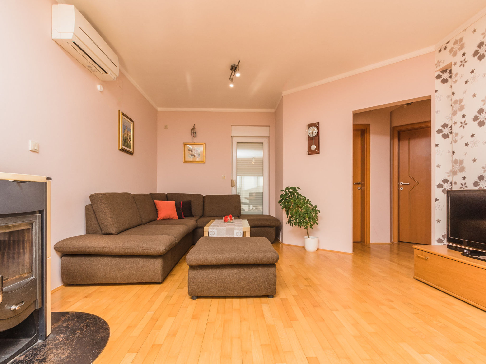 BLAZENKA / HR-06444-01 - Dedans