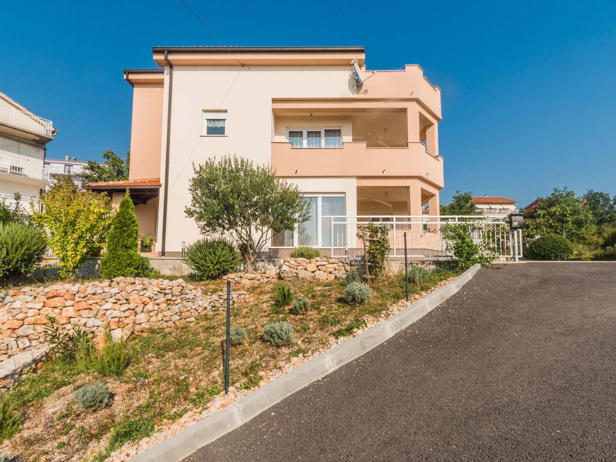 BLAZENKA / HR-06444-01 - Dehors