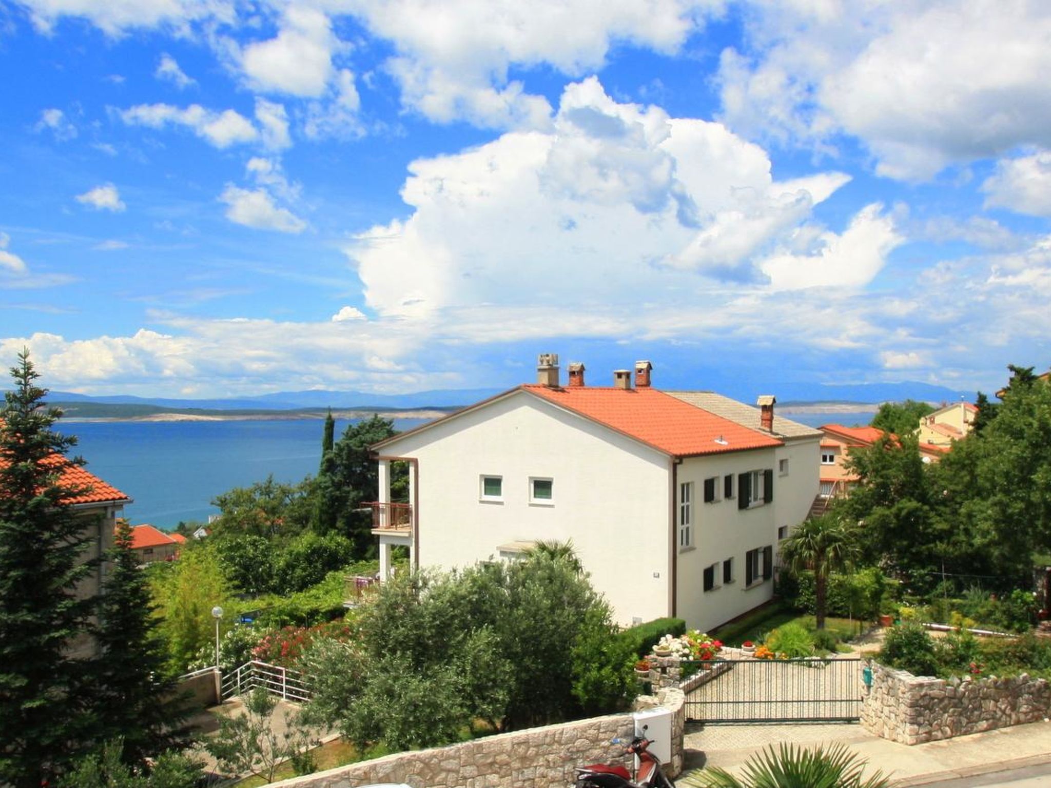 NELLA 1 / HR-01829-01