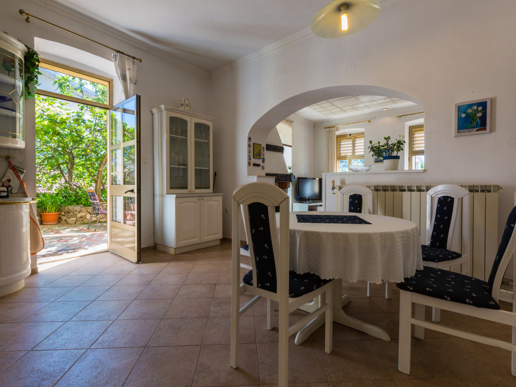 Petrinovic / HR-09466-01 - Dedans