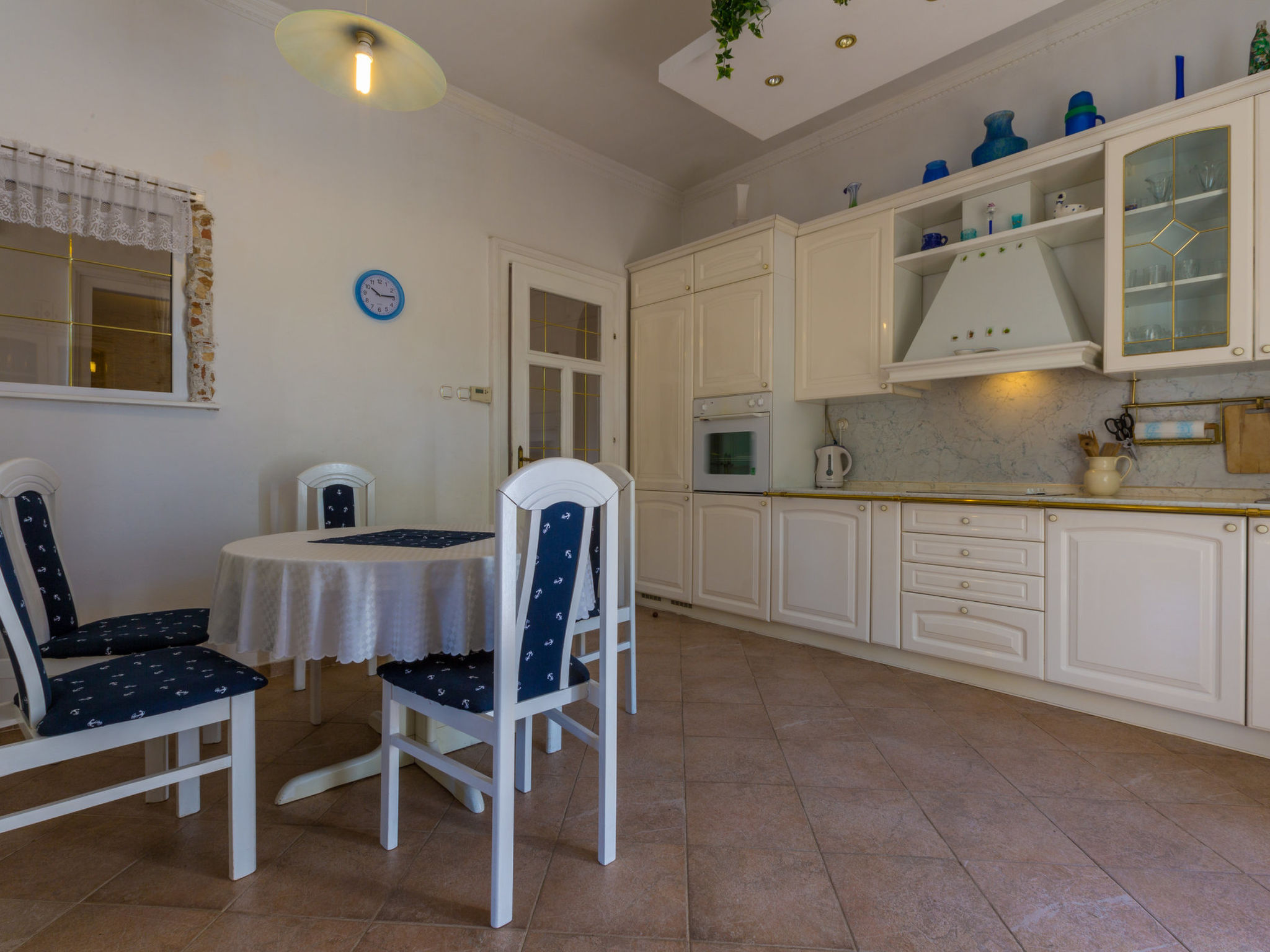 Petrinovic / HR-09466-01 - Dedans