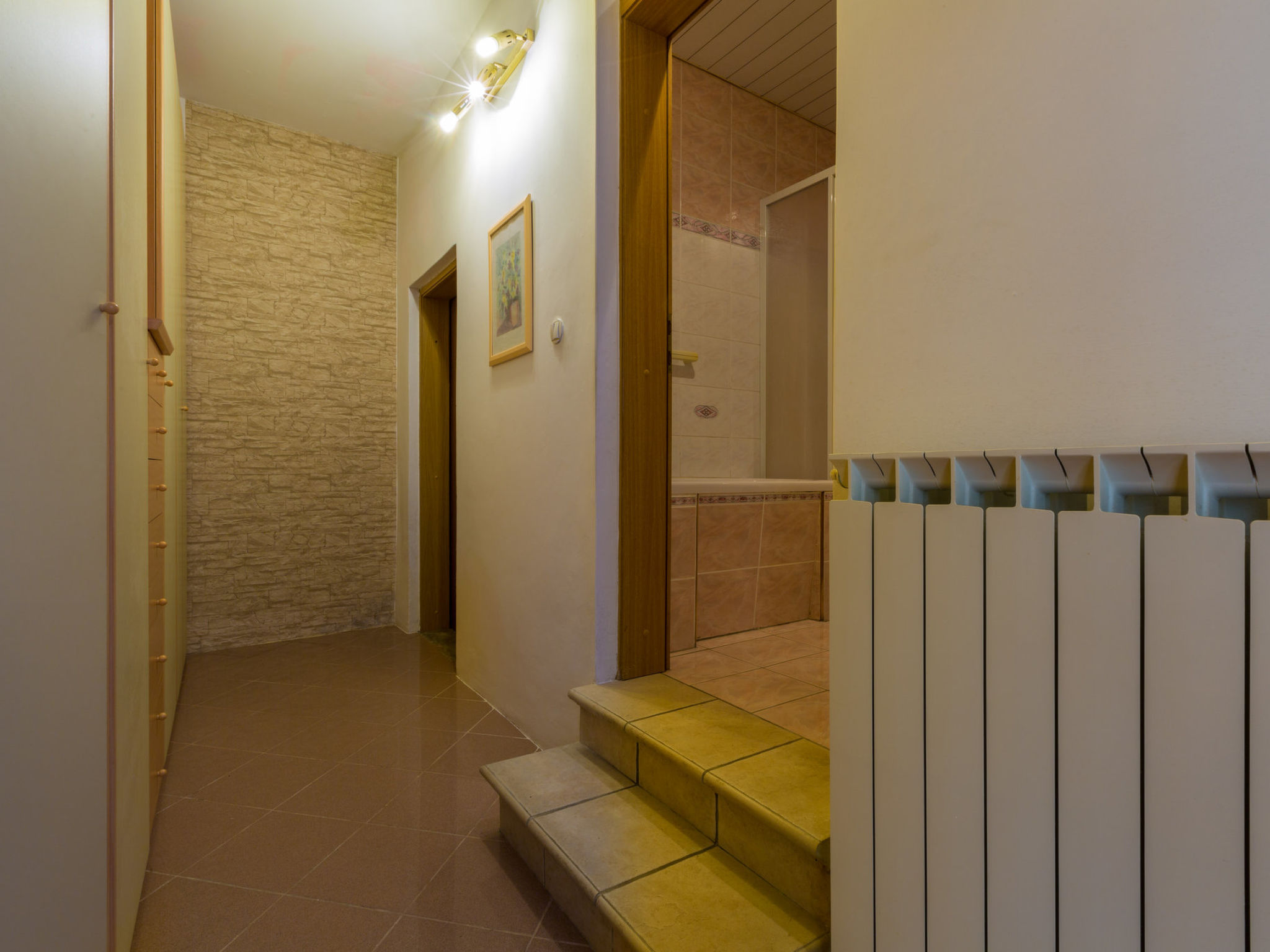 Petrinovic / HR-09466-01 - Dedans