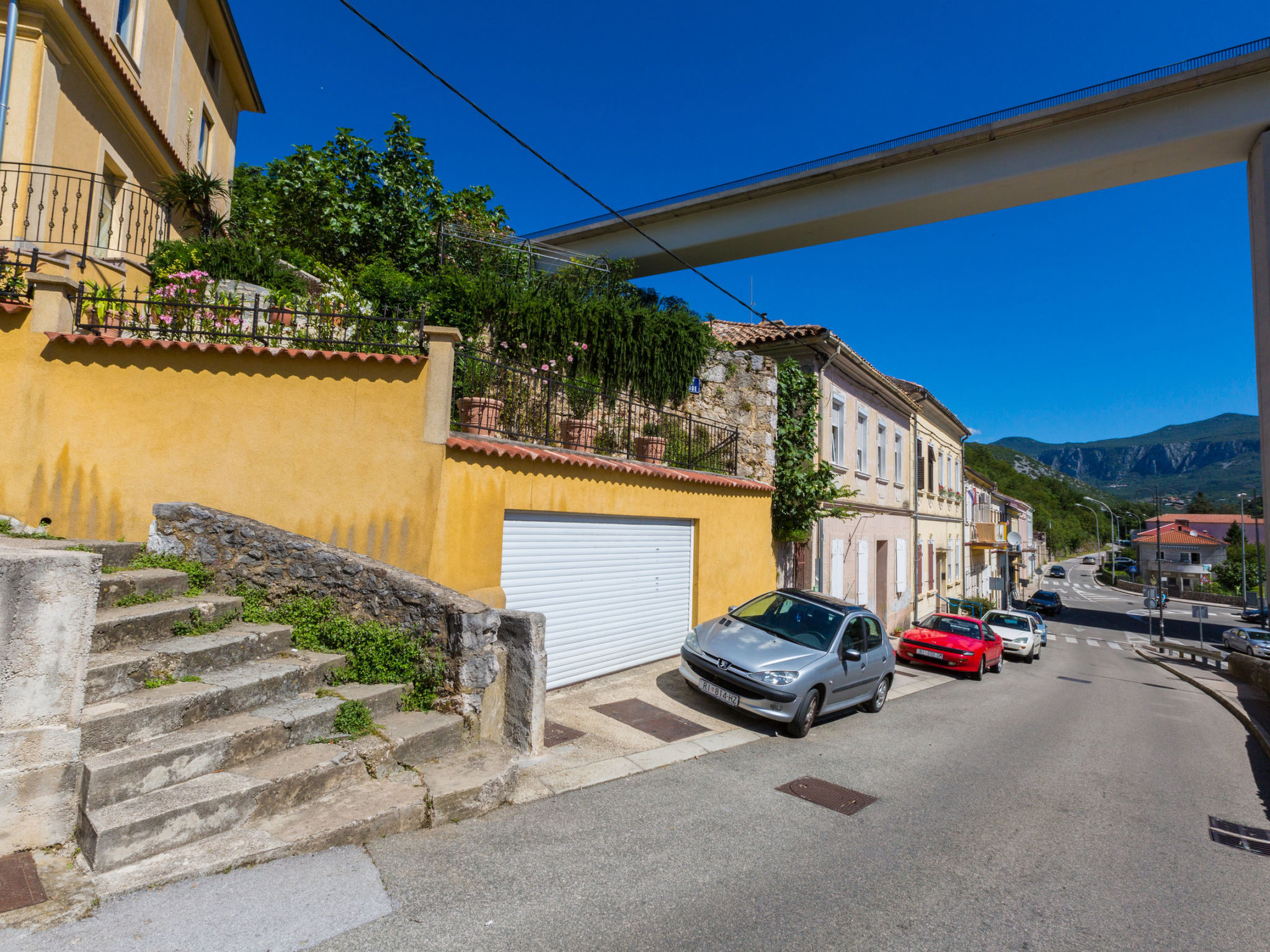 Petrinovic / HR-09466-01 - Dehors