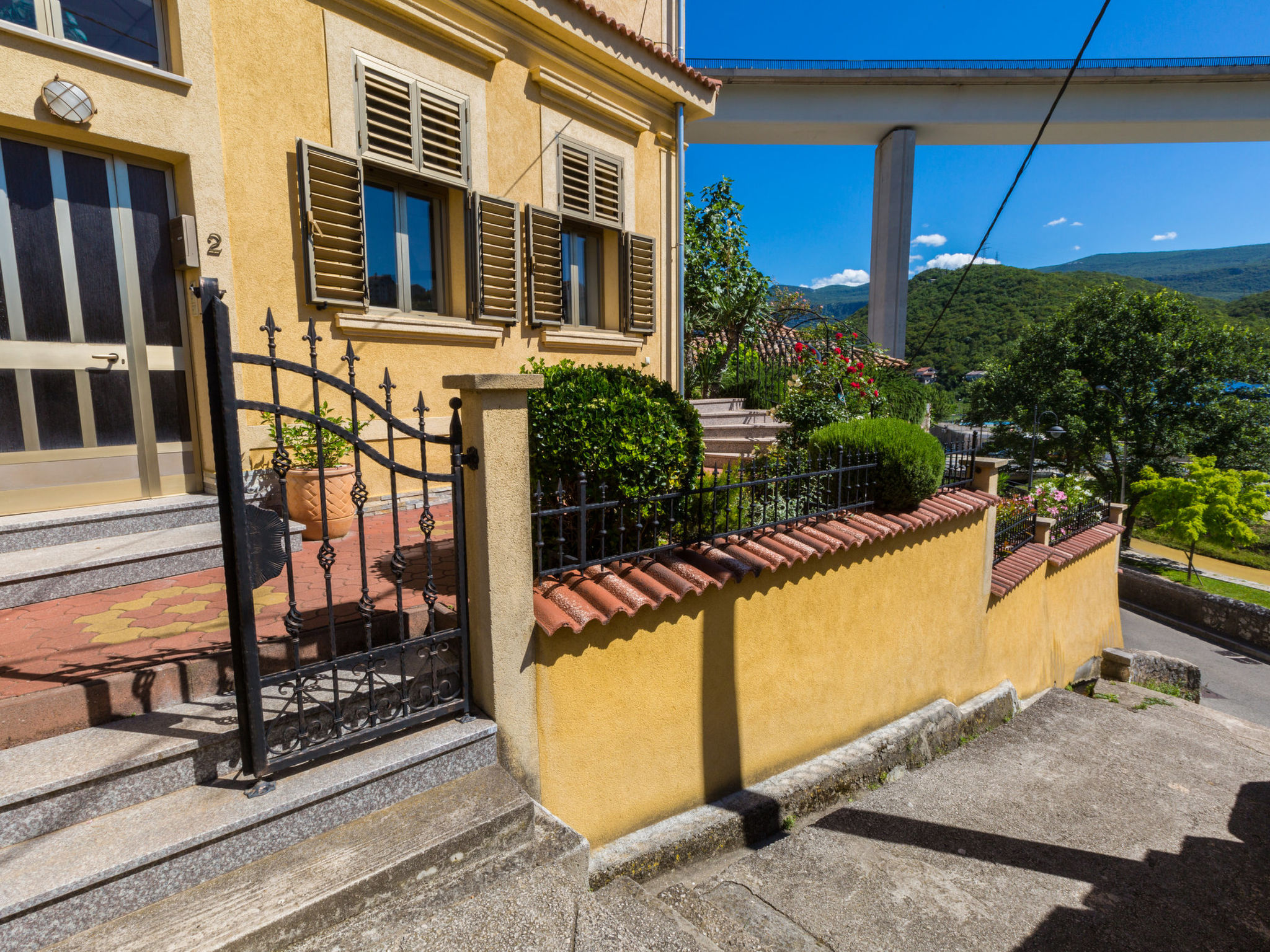 Petrinovic / HR-09466-01 - Dehors