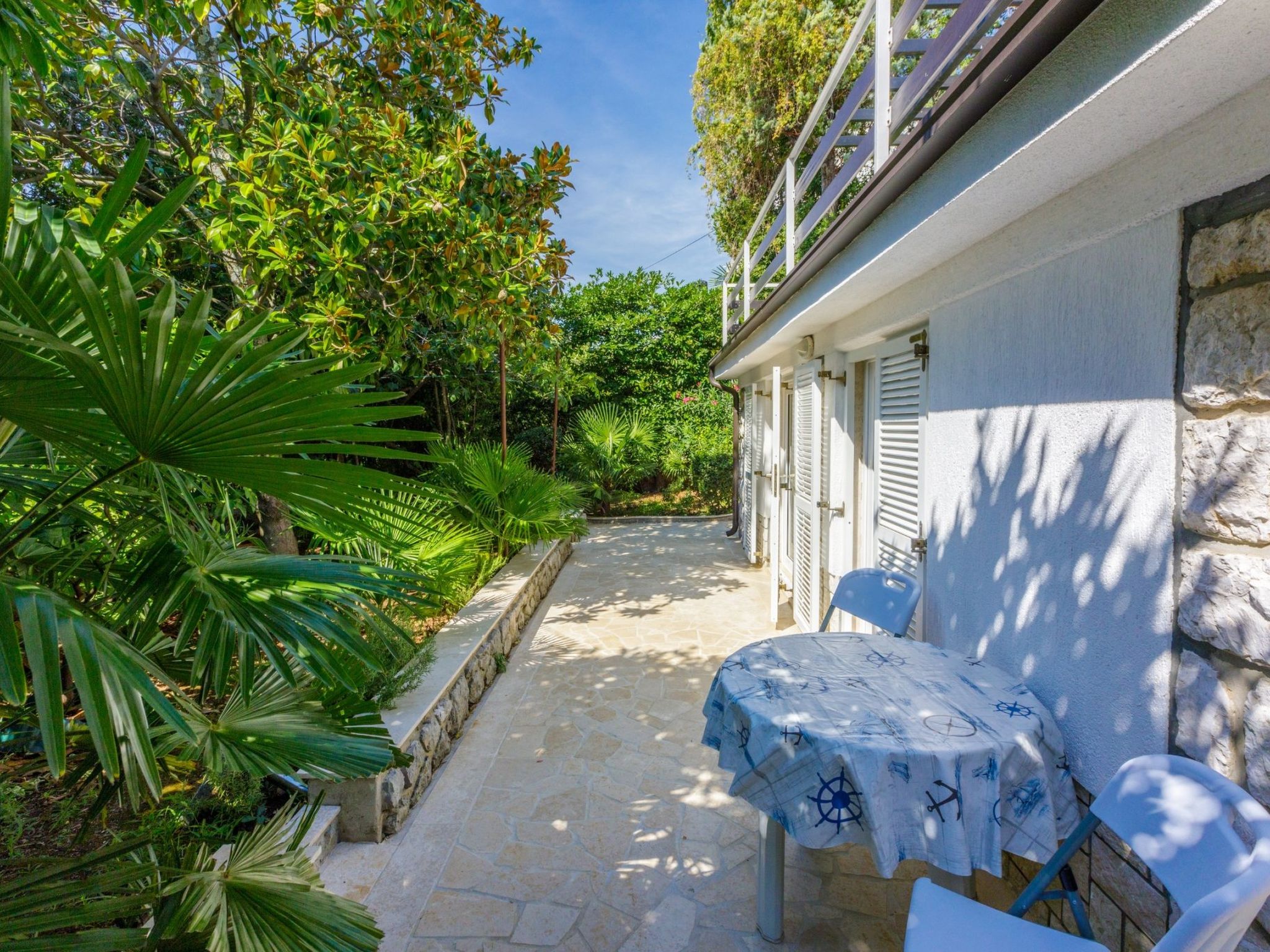 BIBA / HR-10486-01 - Outside