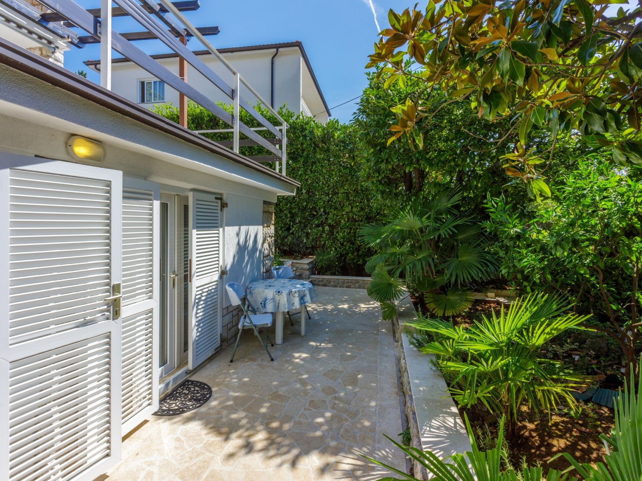 BIBA / HR-10486-01 - Outside