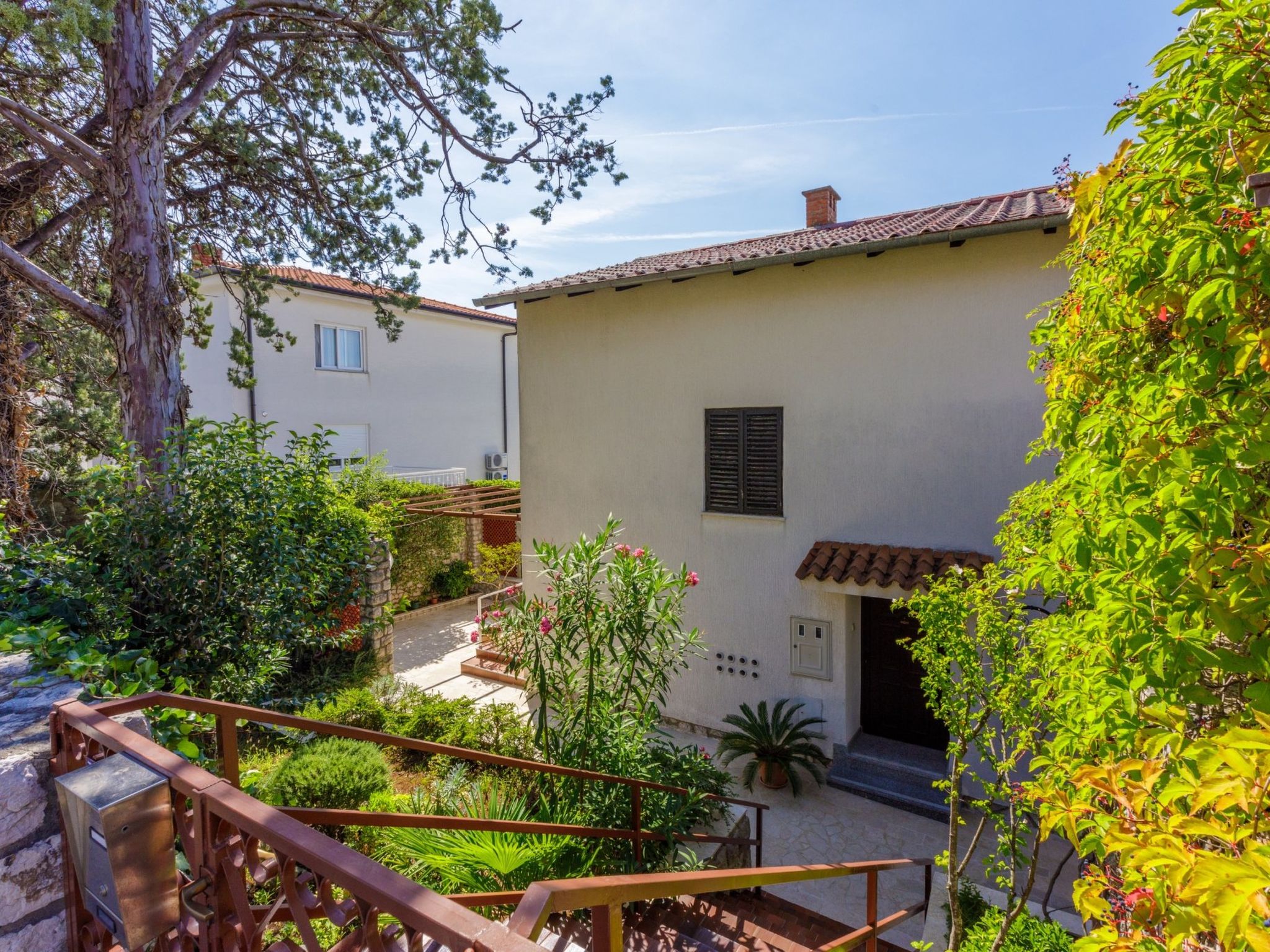 BIBA / HR-10486-01 - Outside