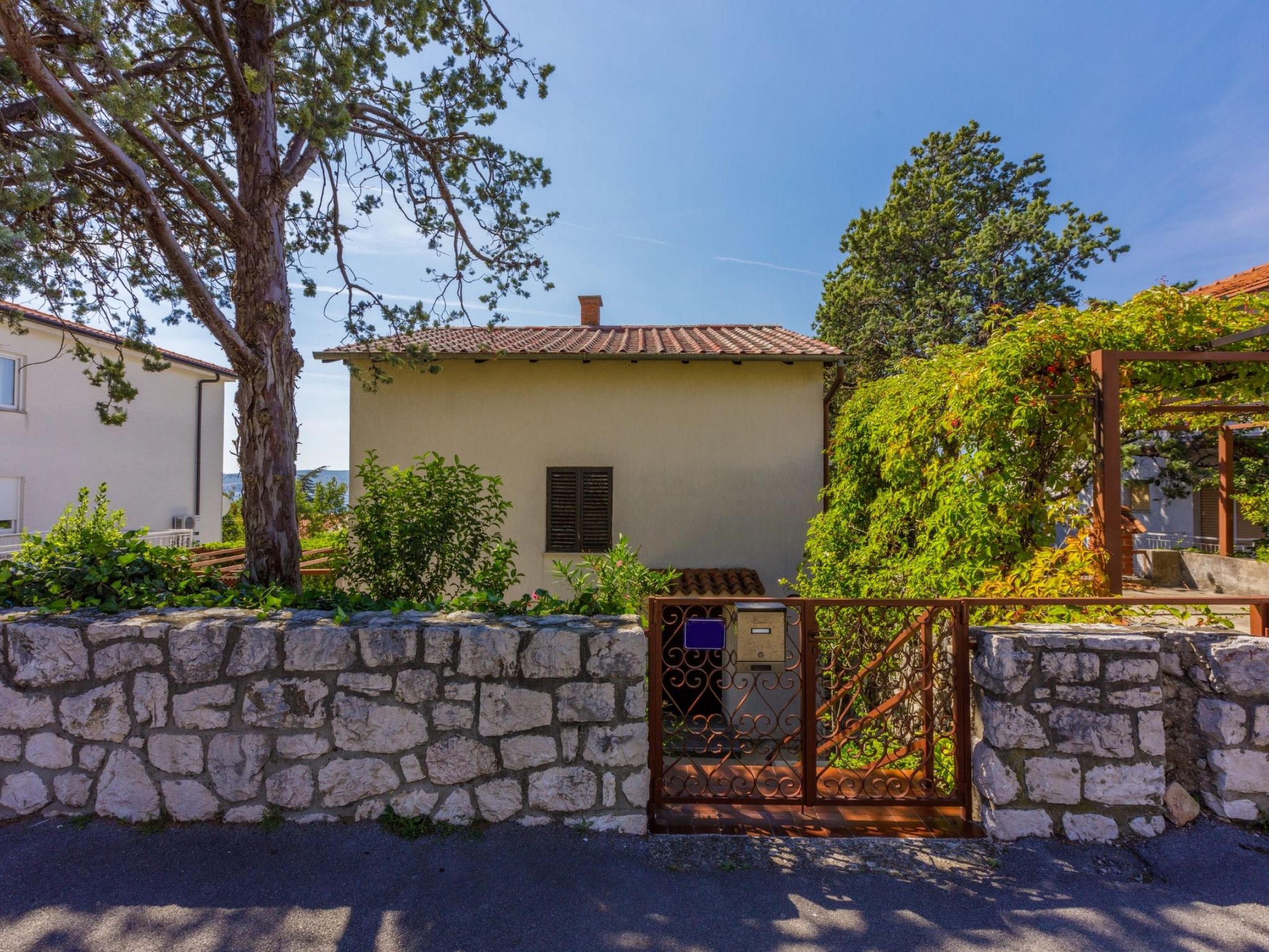 BIBA / HR-10486-01 - Outside