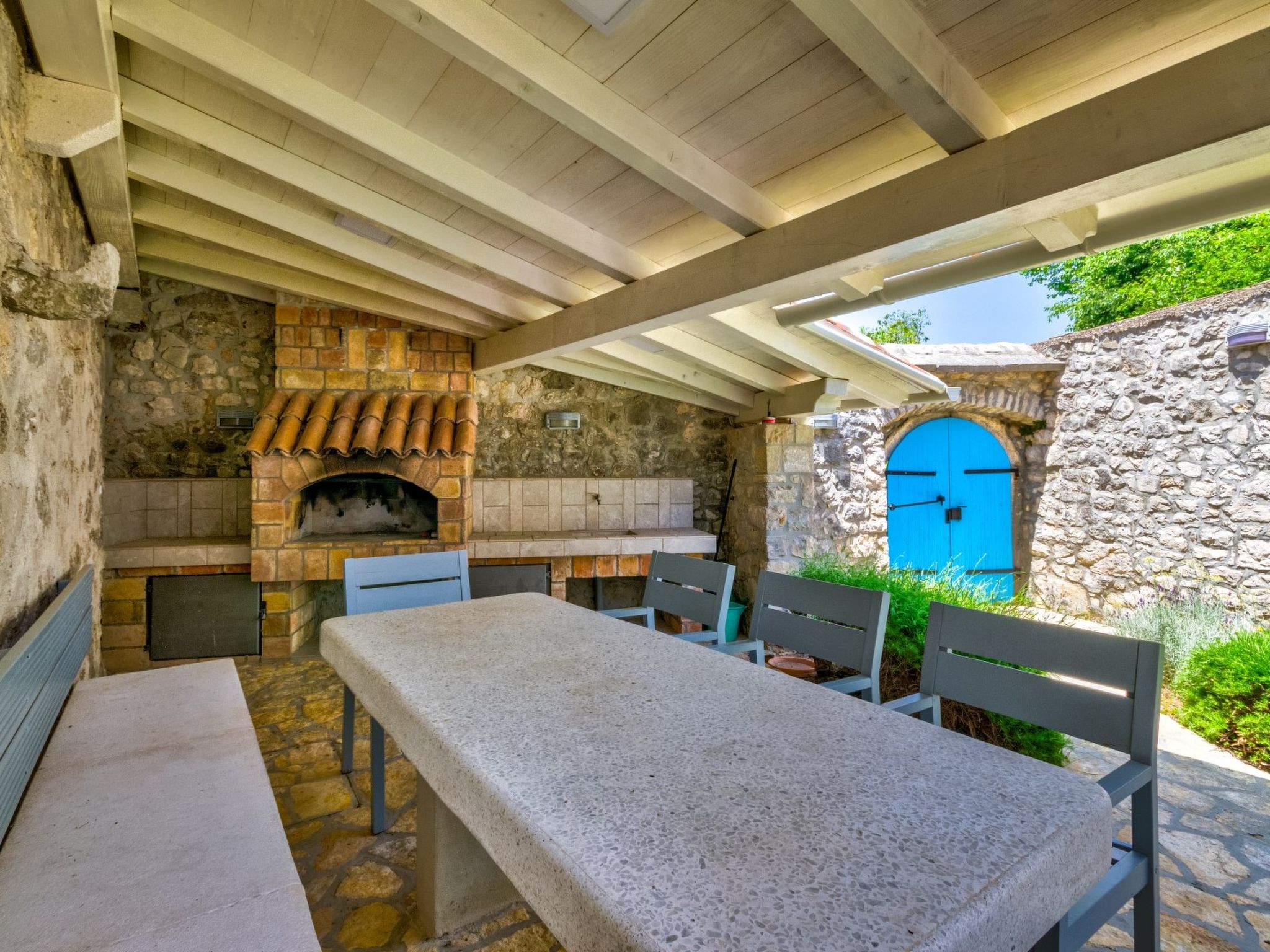 SARAR KOTOR CH / HR-10358-02 - Outside
