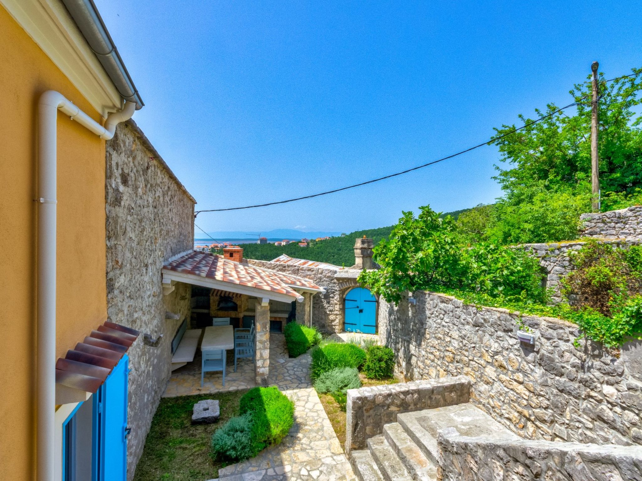 SARAR KOTOR CH / HR-10358-02 - Outside