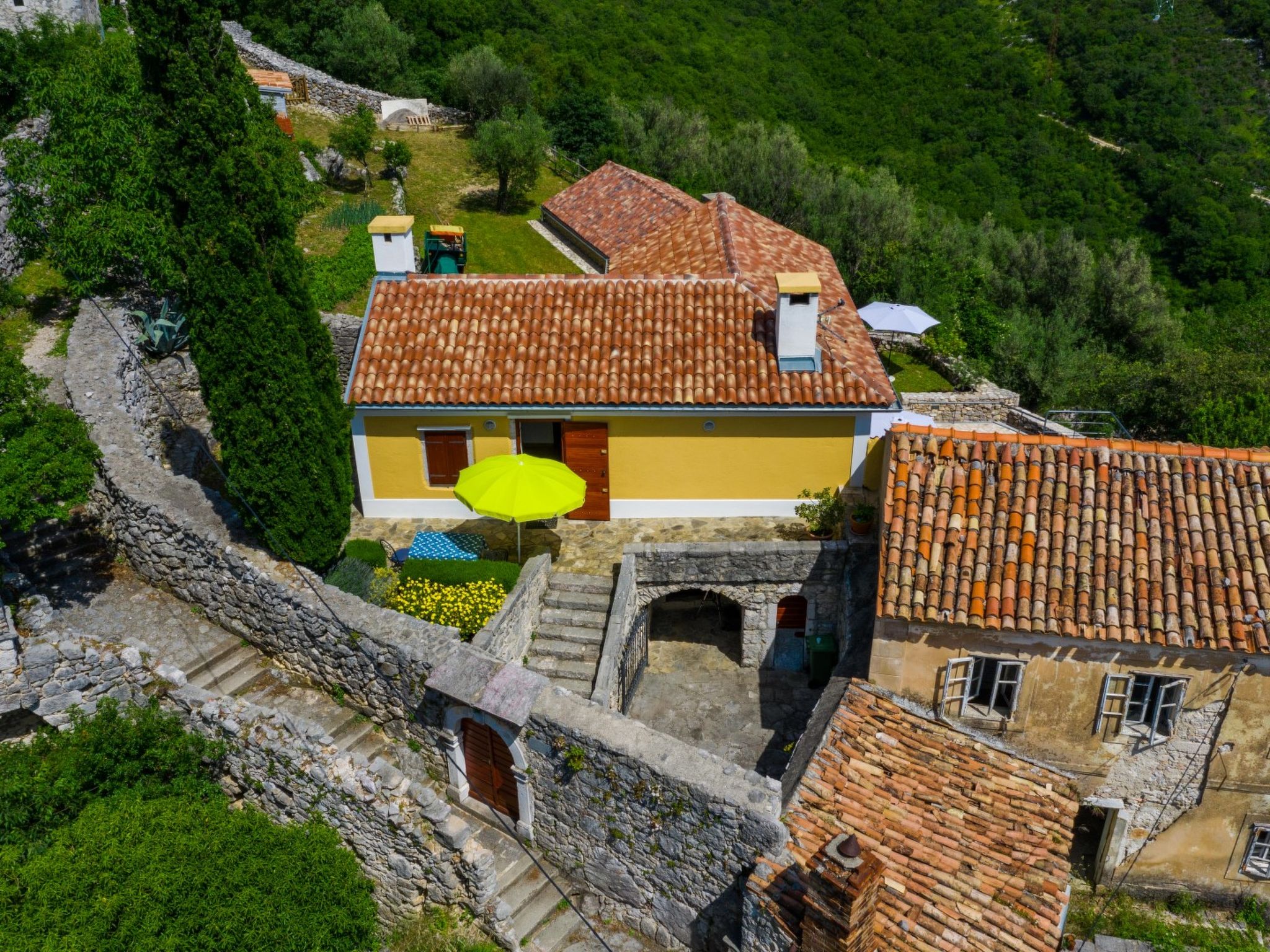 SARAR KOTOR CH / HR-10358-02 - Outside