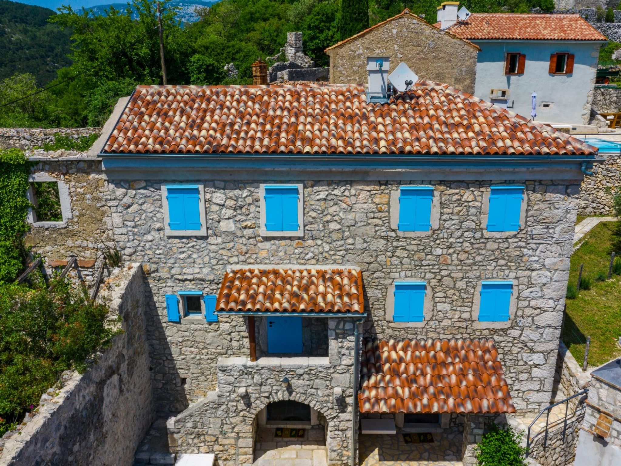 SARAR KOTOR CH / HR-10358-02 - Outside