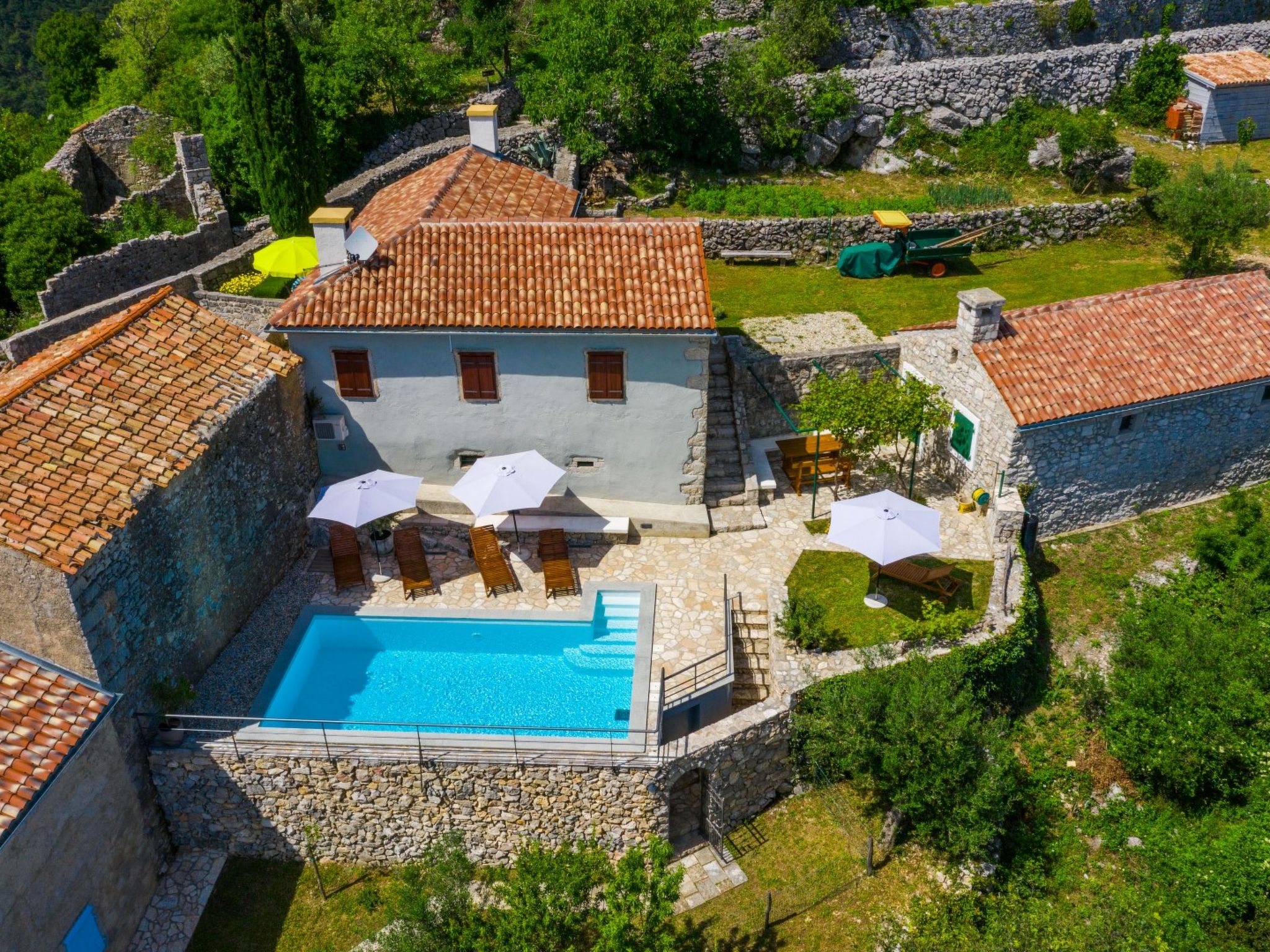 SARAR KOTOR CH / HR-10358-02 - Outside