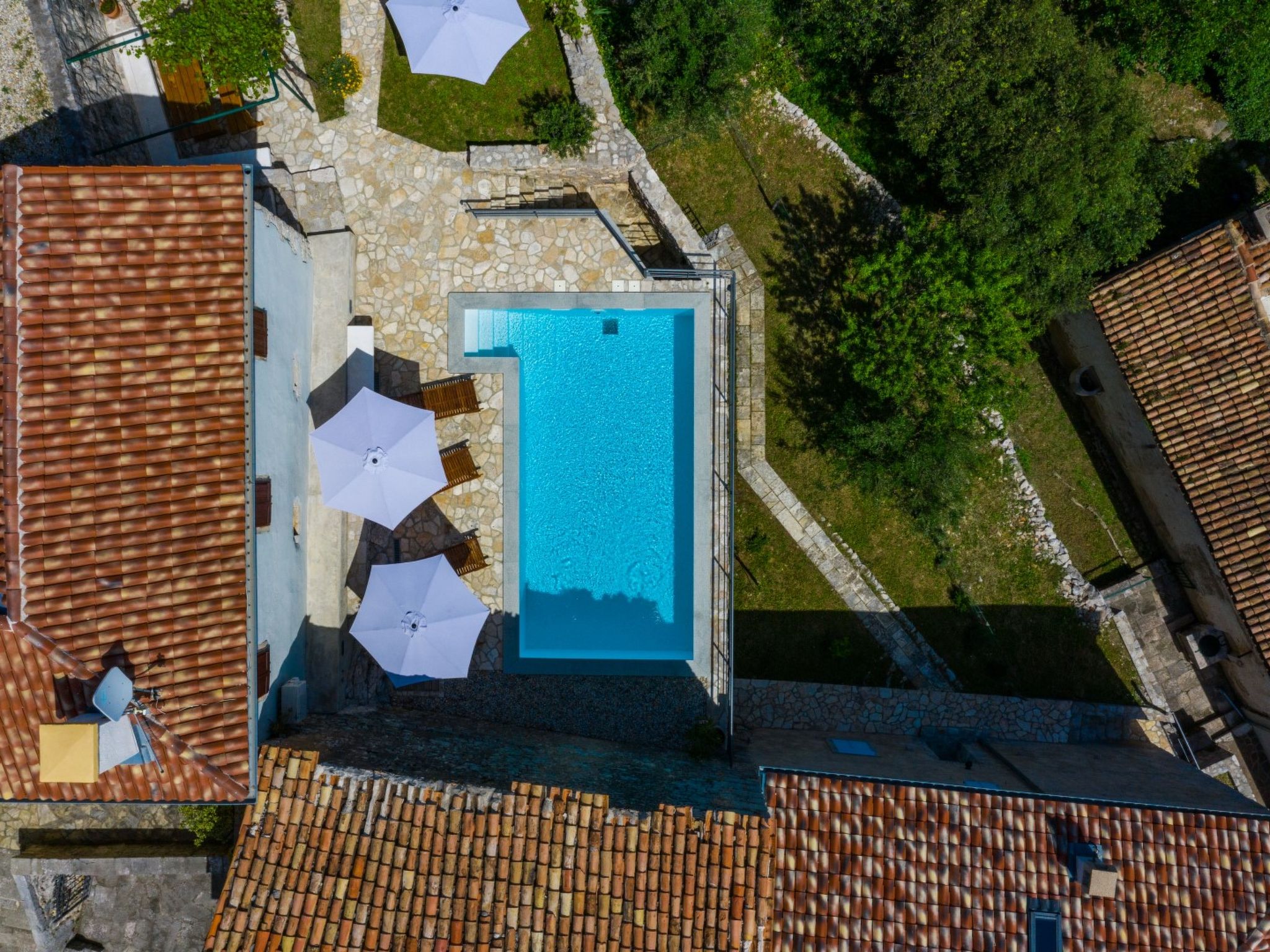 SARAR KOTOR CH / HR-10358-02 - Outside