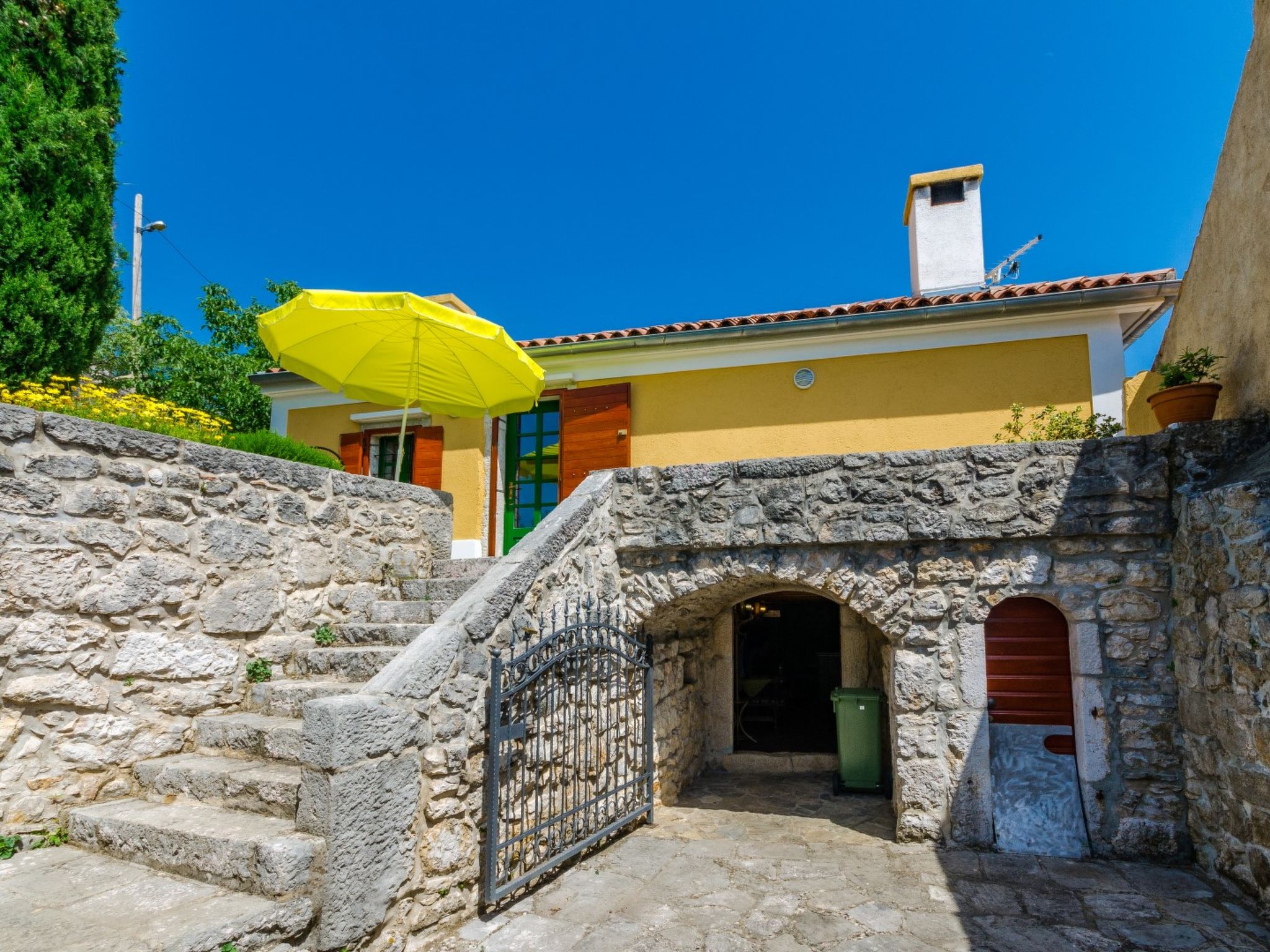 SARAR KOTOR CH / HR-10358-02 - Outside
